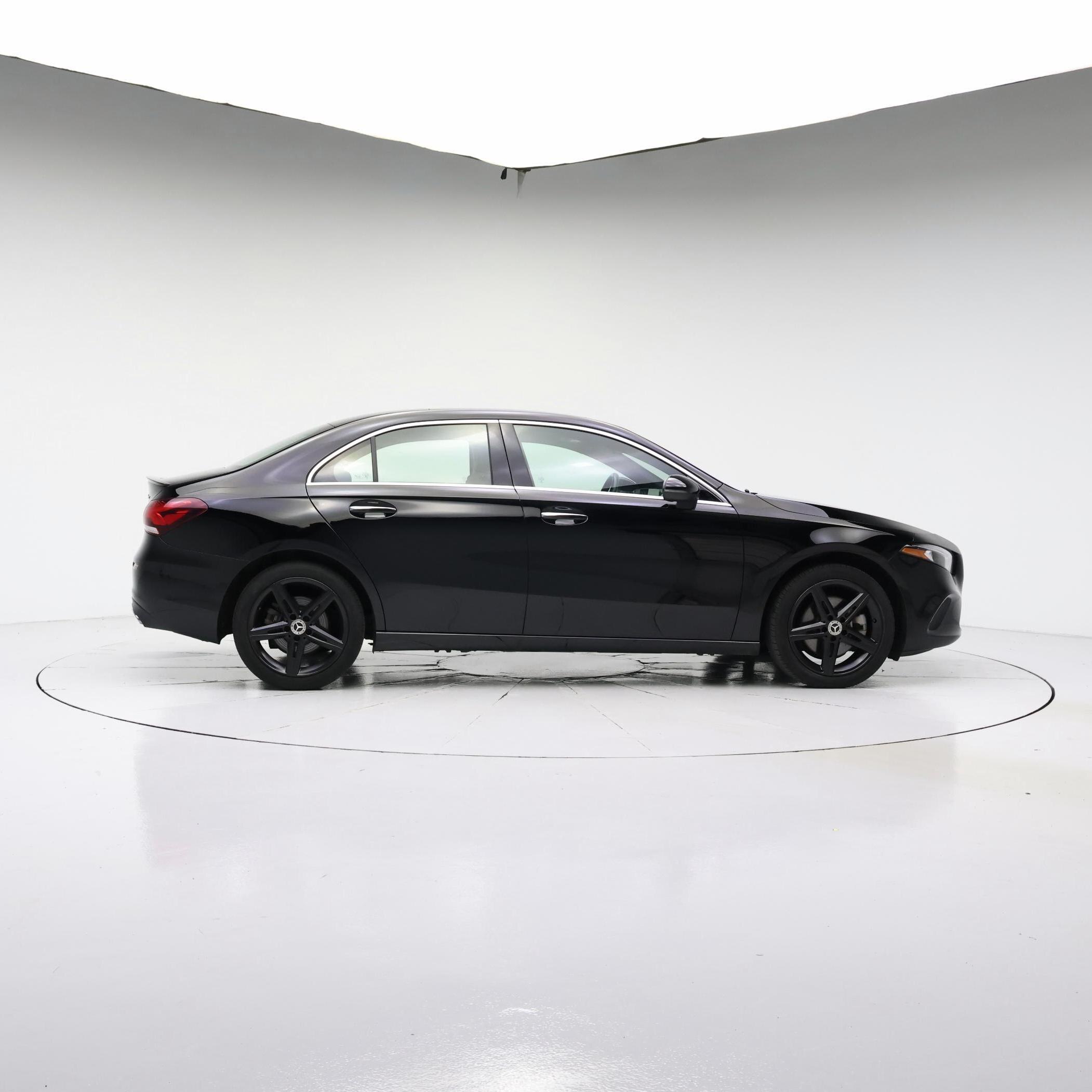 Thumbnail: 2019 Mercedes-Benz A-Class - 3