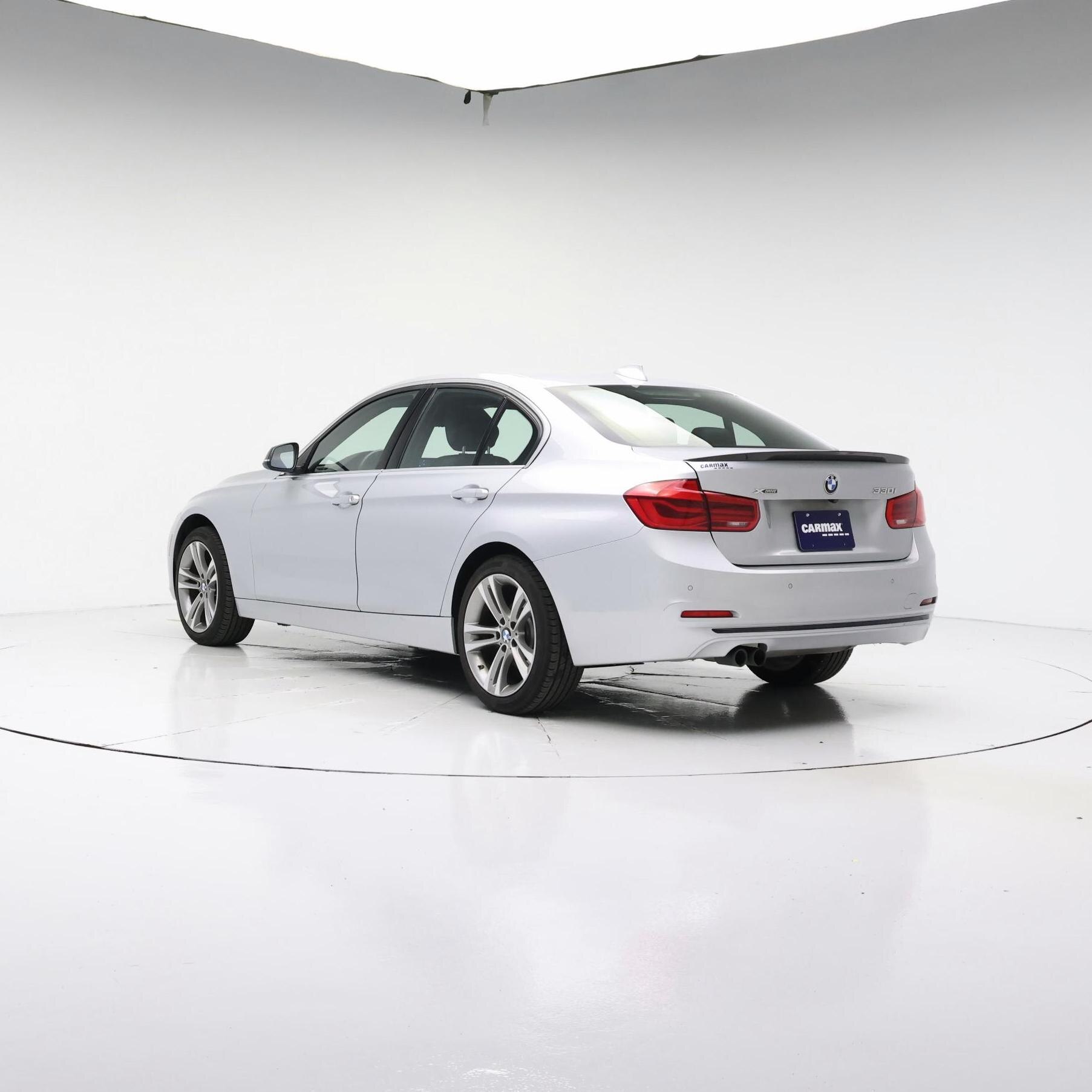 Thumbnail: 2017 BMW 3 Series - 2