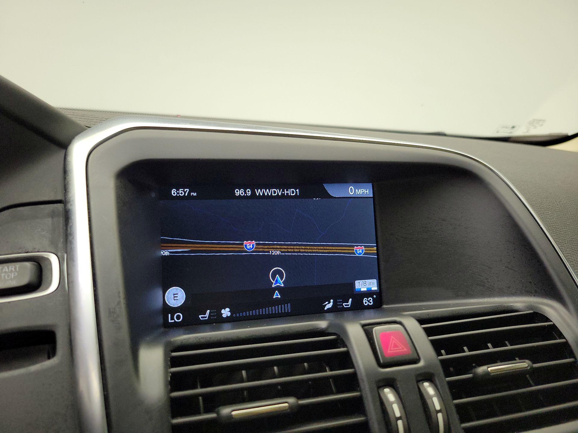 Thumbnail: 2016 Volvo XC60 - 14