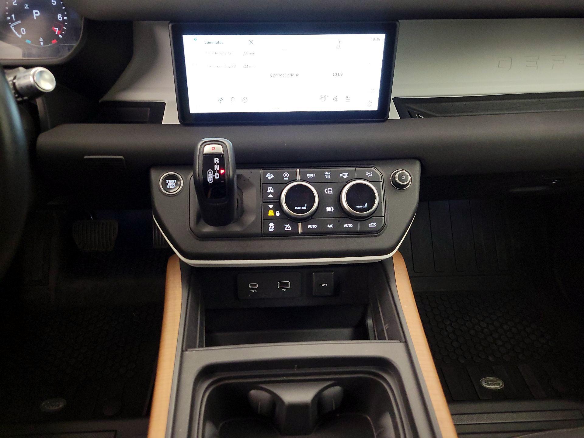 Thumbnail: 2022 Land Rover Defender - 18