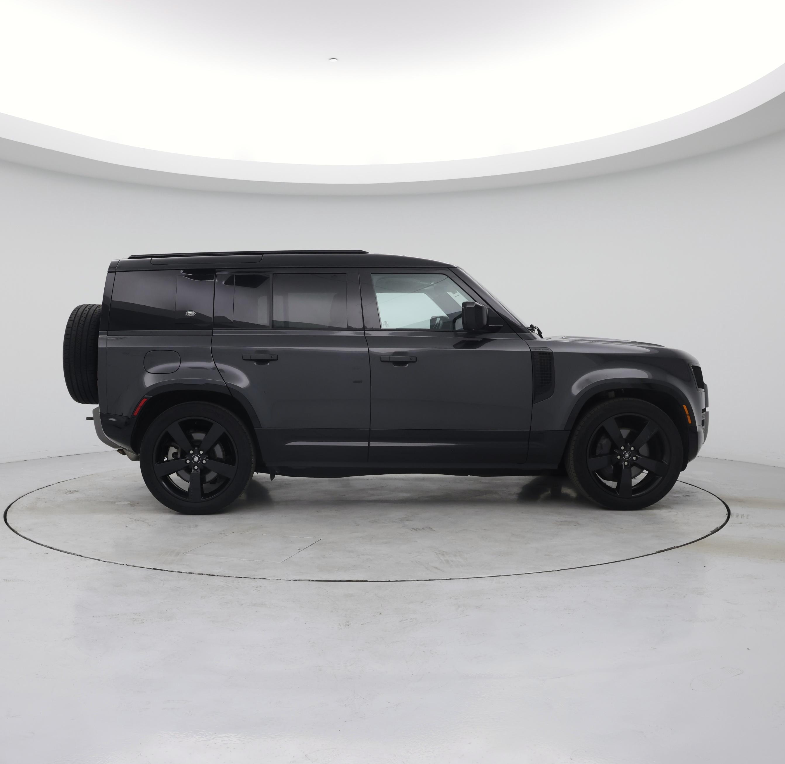 Thumbnail: 2022 Land Rover Defender - 7