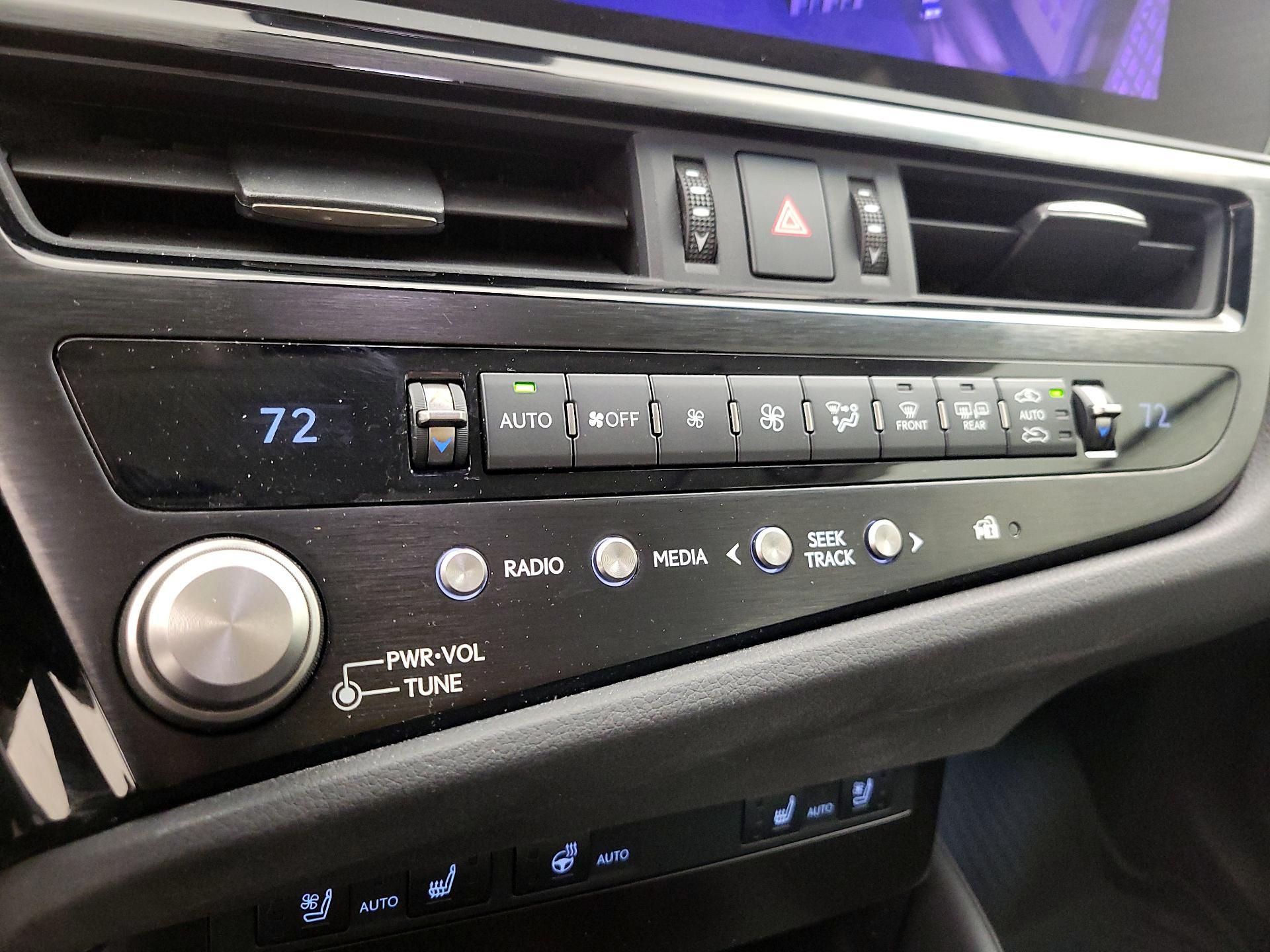 Thumbnail: 2023 Lexus ES - 16