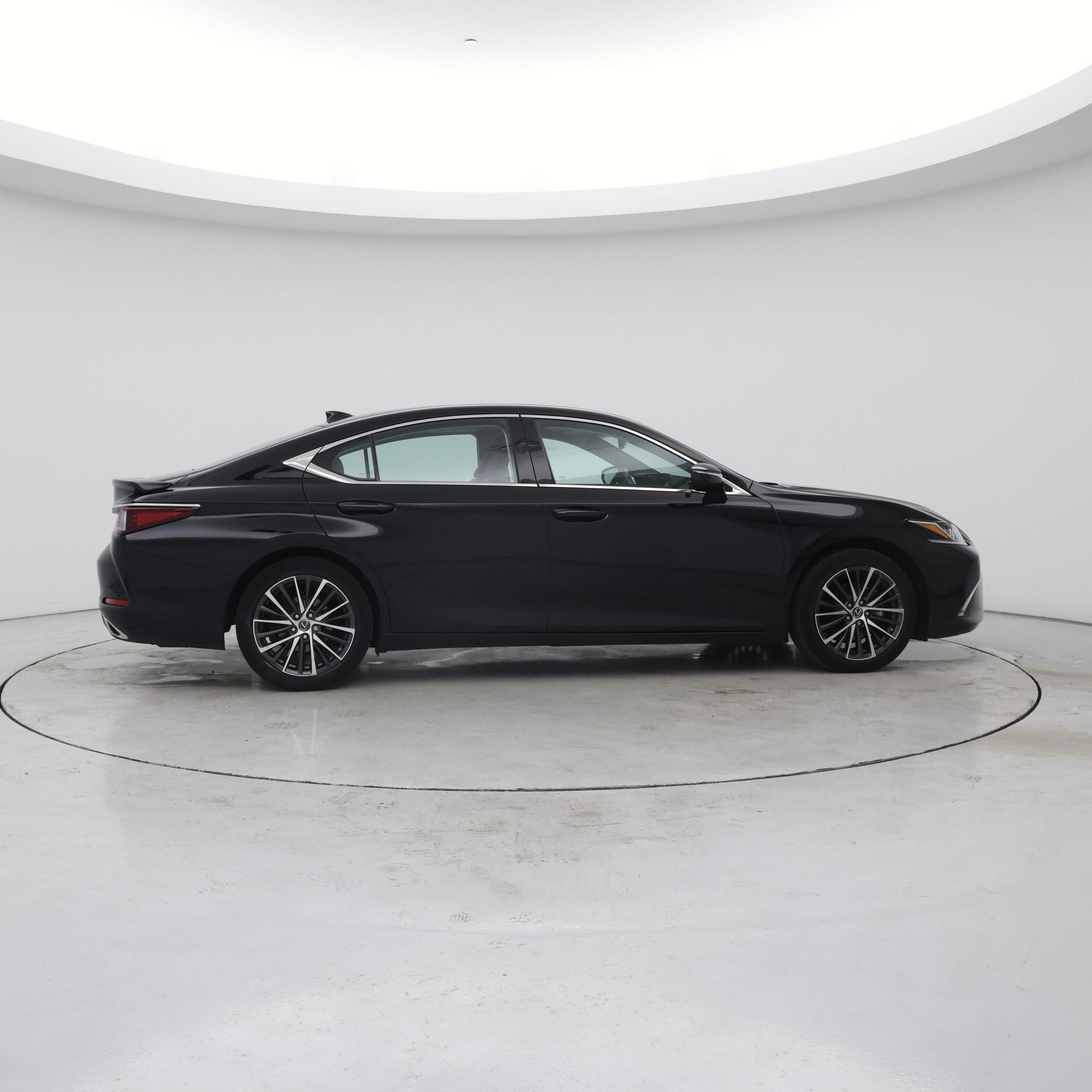Thumbnail: 2023 Lexus ES - 7