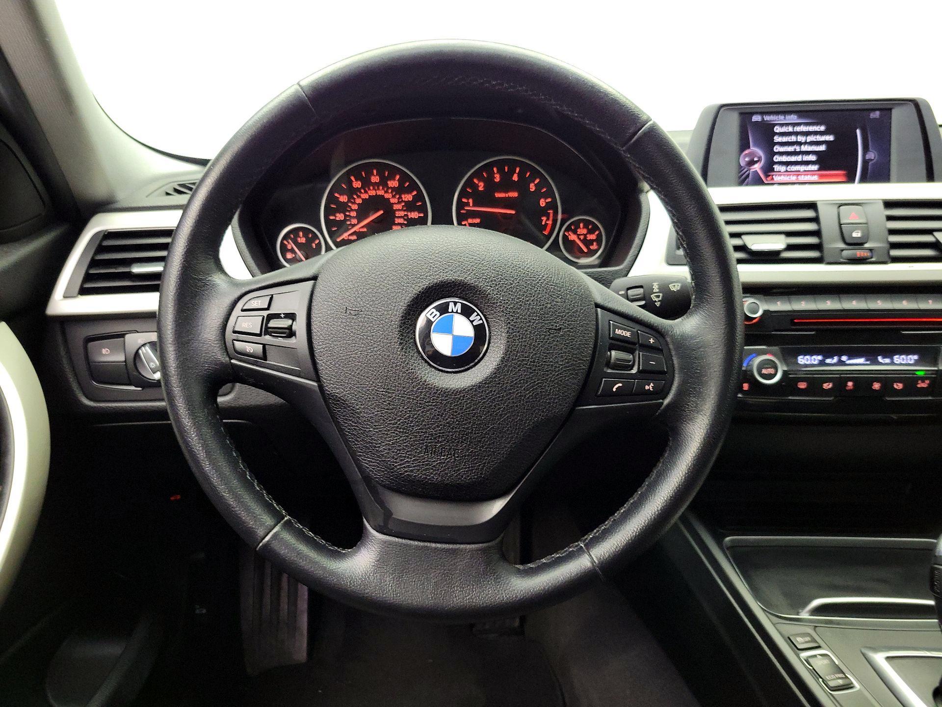 Thumbnail: 2016 BMW 3 Series - 10