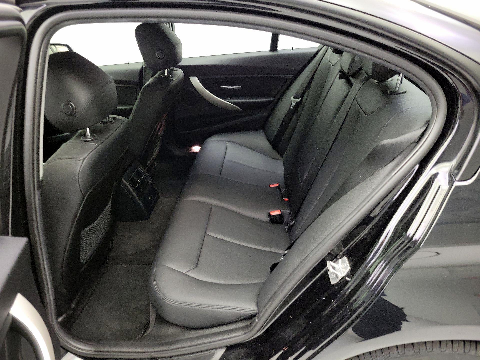 Thumbnail: 2016 BMW 3 Series - 19