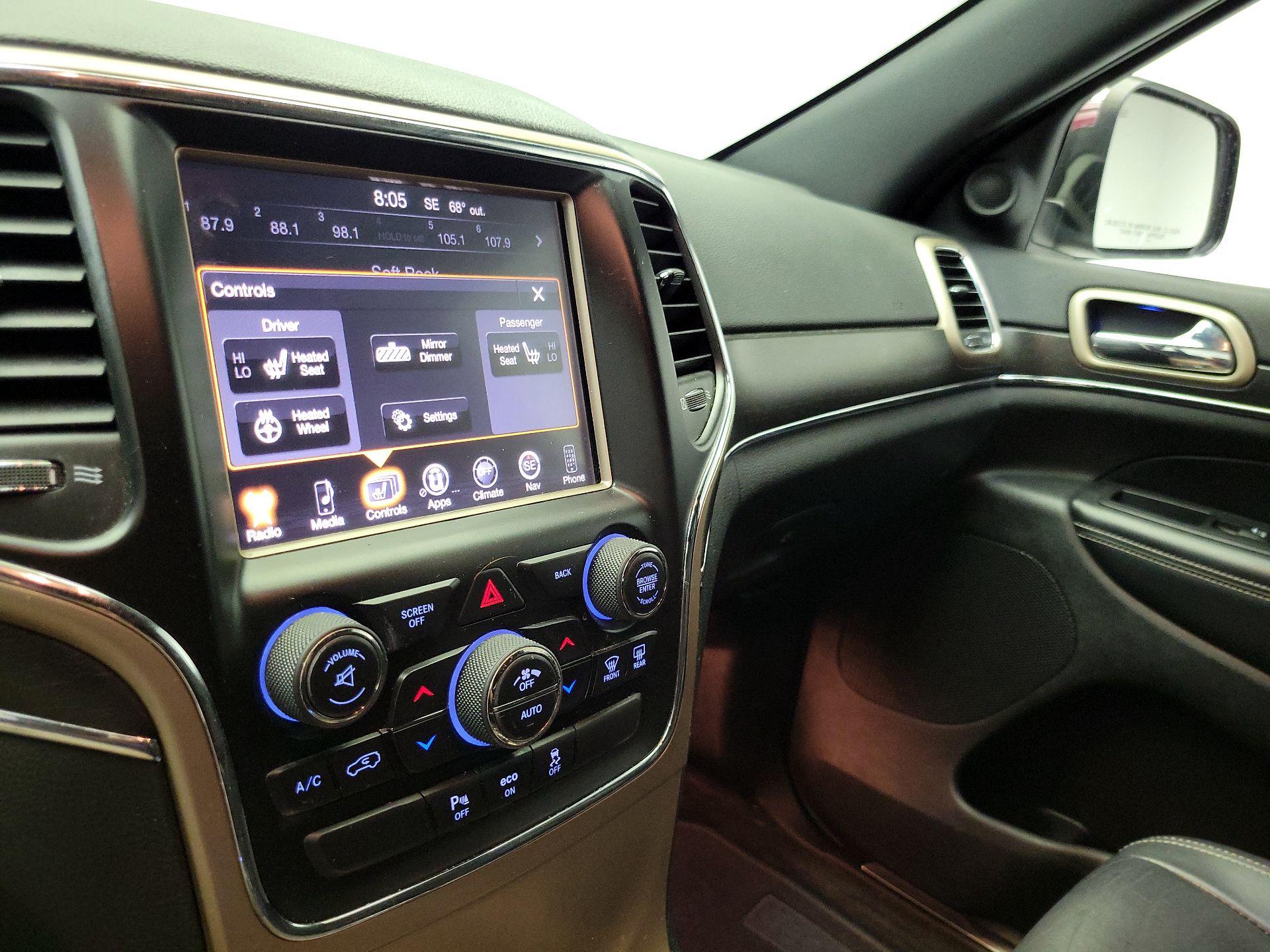Thumbnail: 2015 Jeep Grand Cherokee - 17