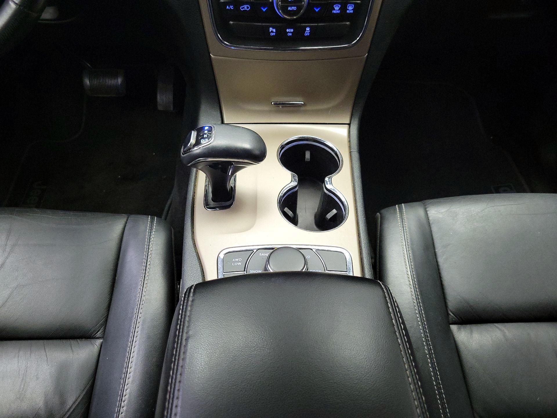 Thumbnail: 2015 Jeep Grand Cherokee - 18