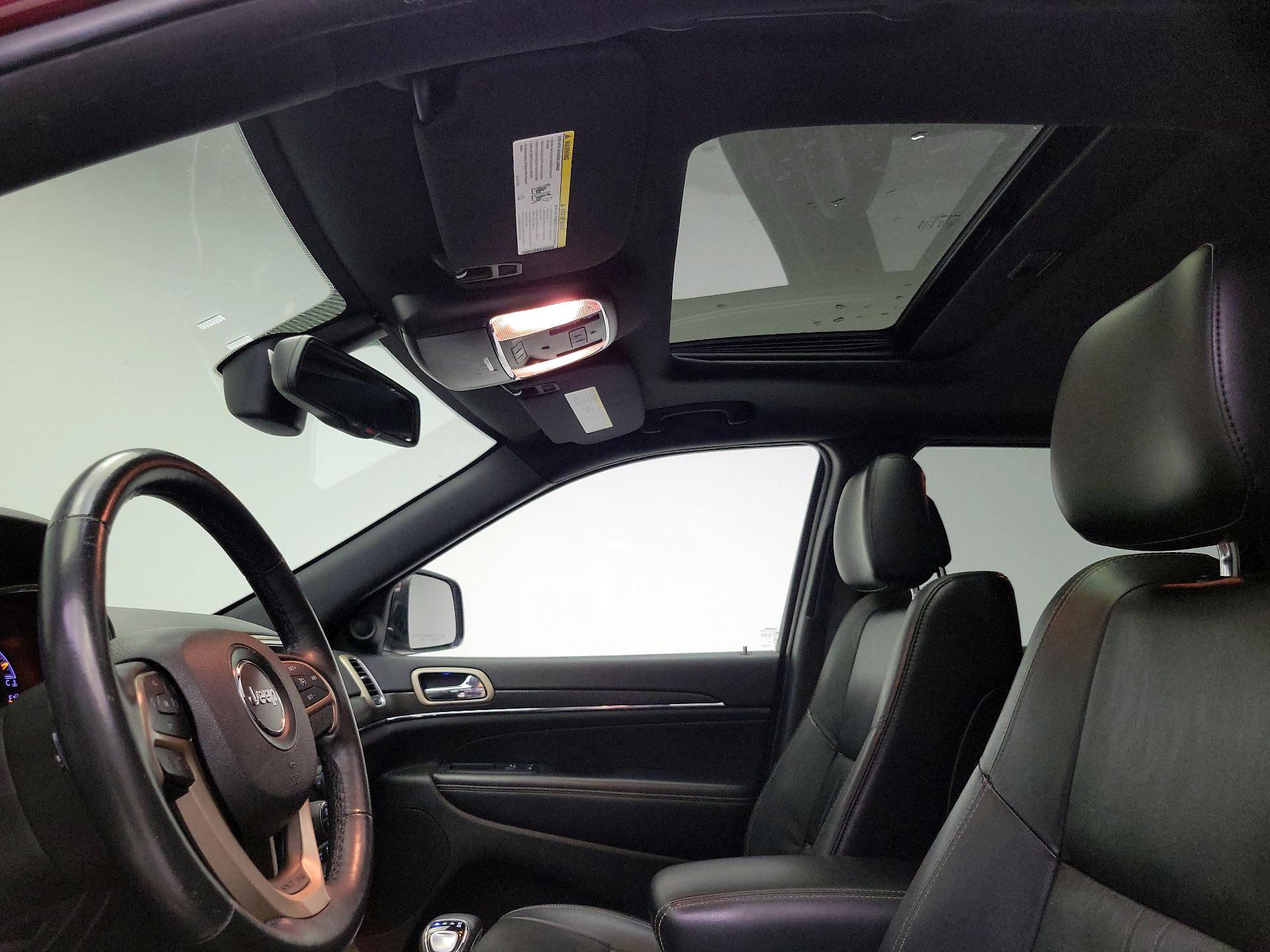 Thumbnail: 2015 Jeep Grand Cherokee - 20