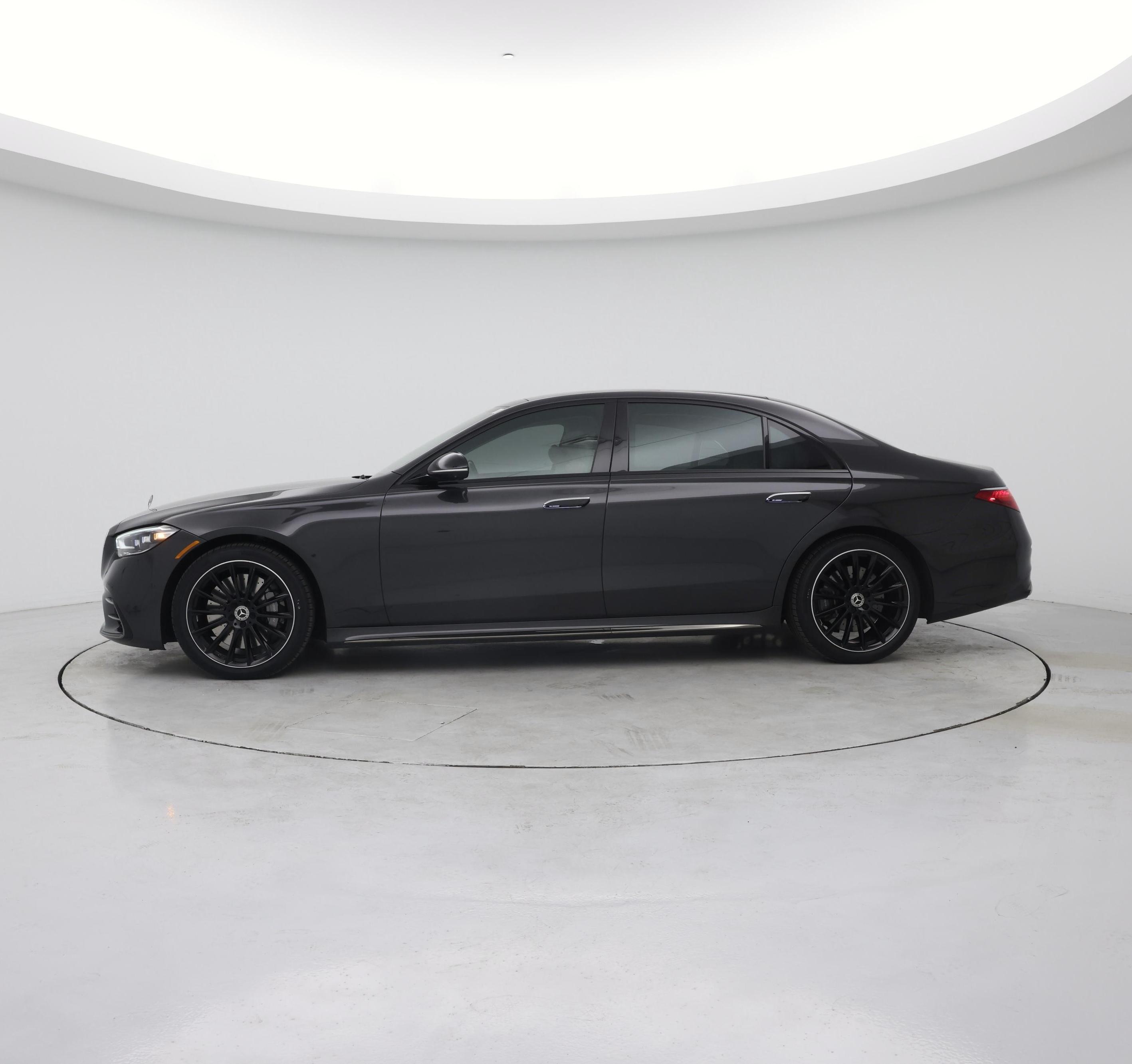 Thumbnail: 2023 Mercedes-Benz S-Class - 3