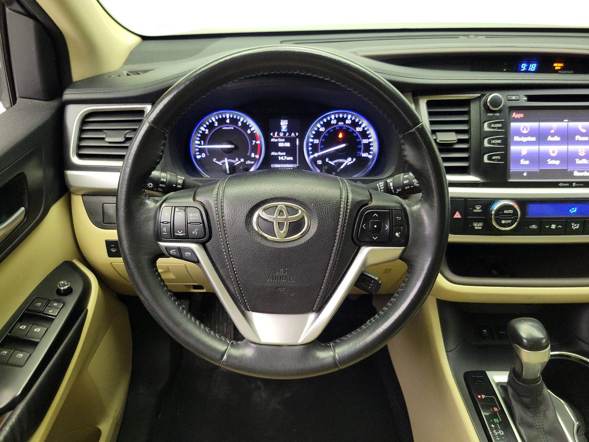 Thumbnail: 2014 Toyota Highlander - 10