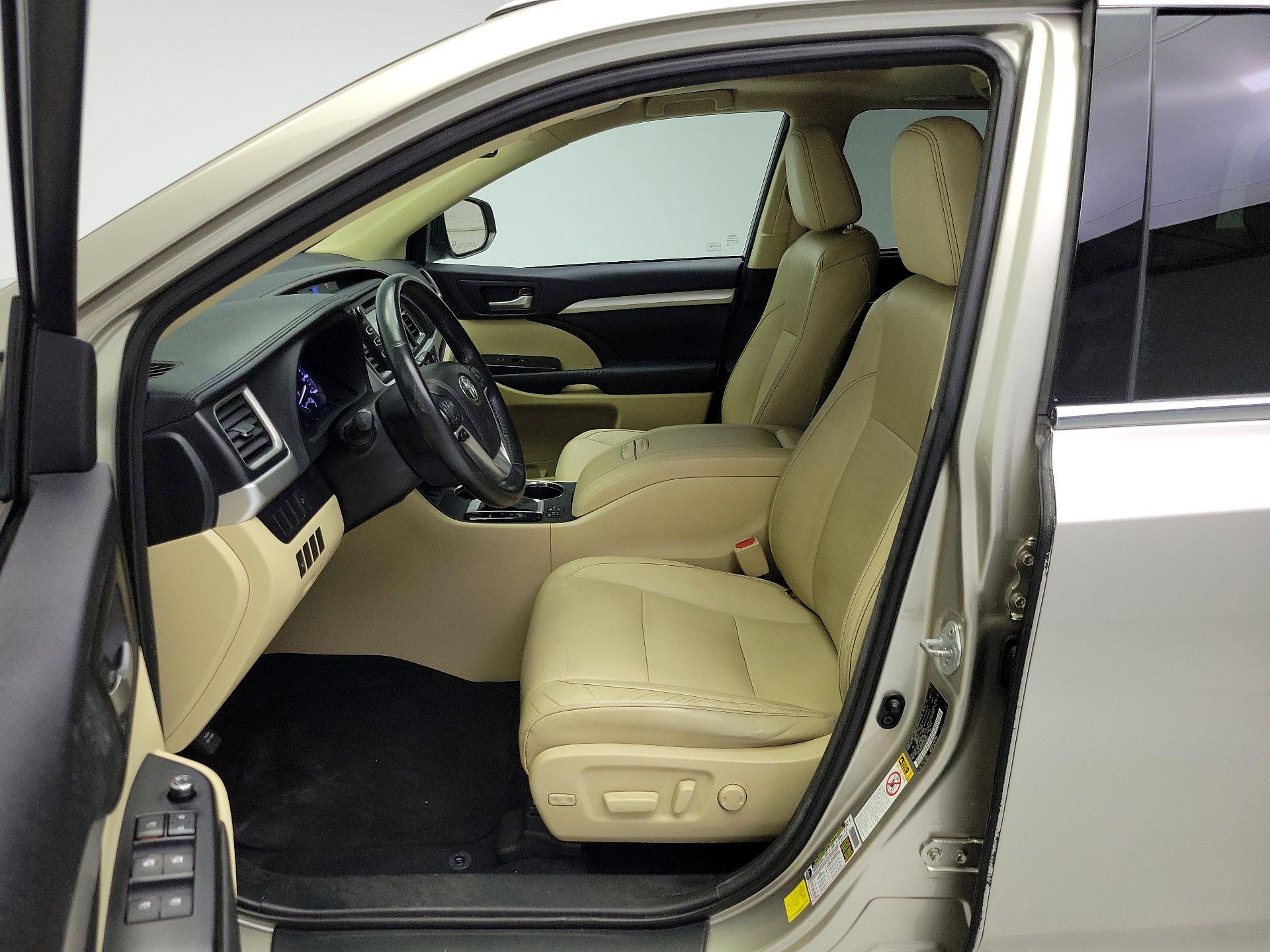 Thumbnail: 2014 Toyota Highlander - 11