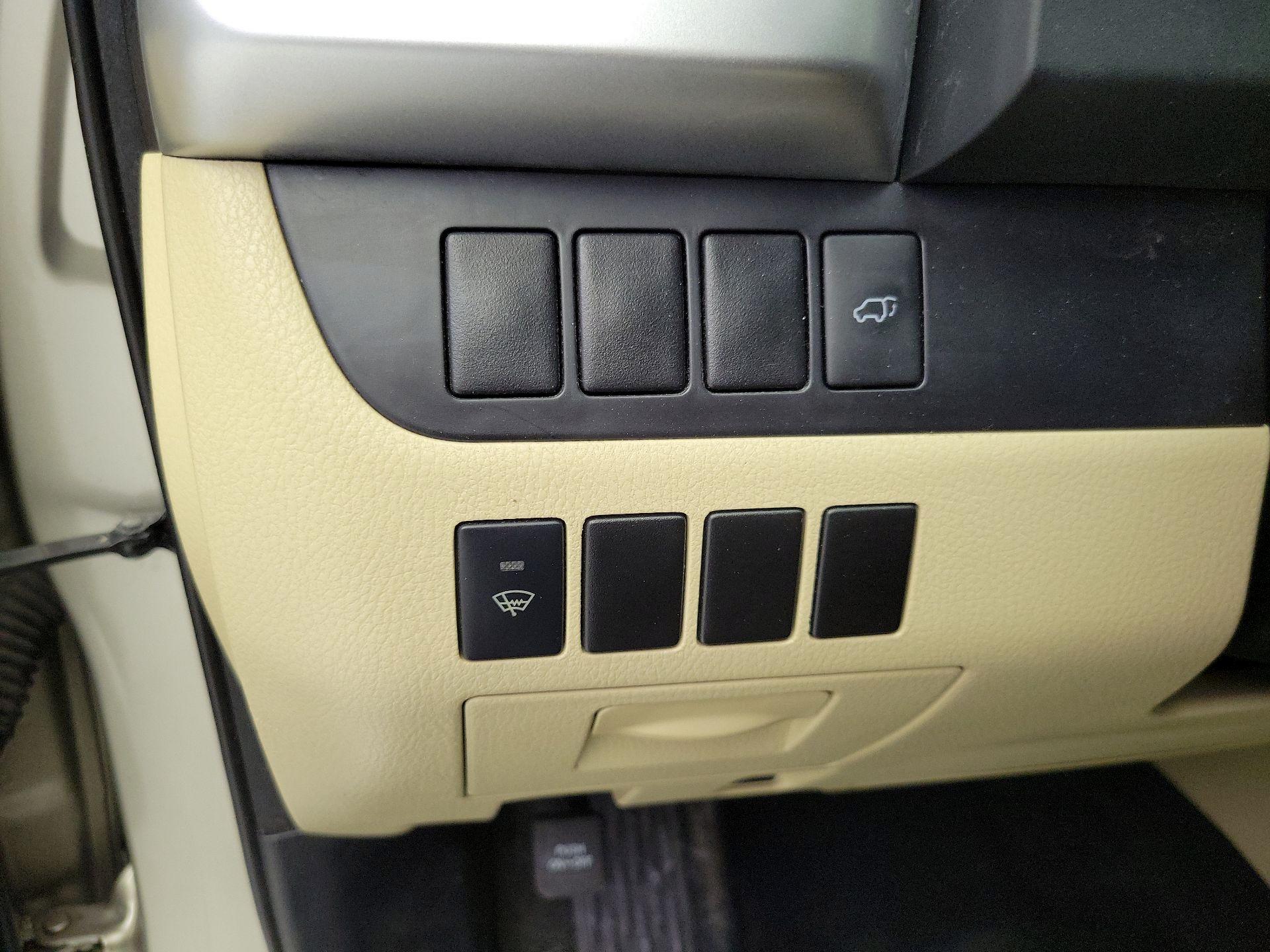 Thumbnail: 2014 Toyota Highlander - 13