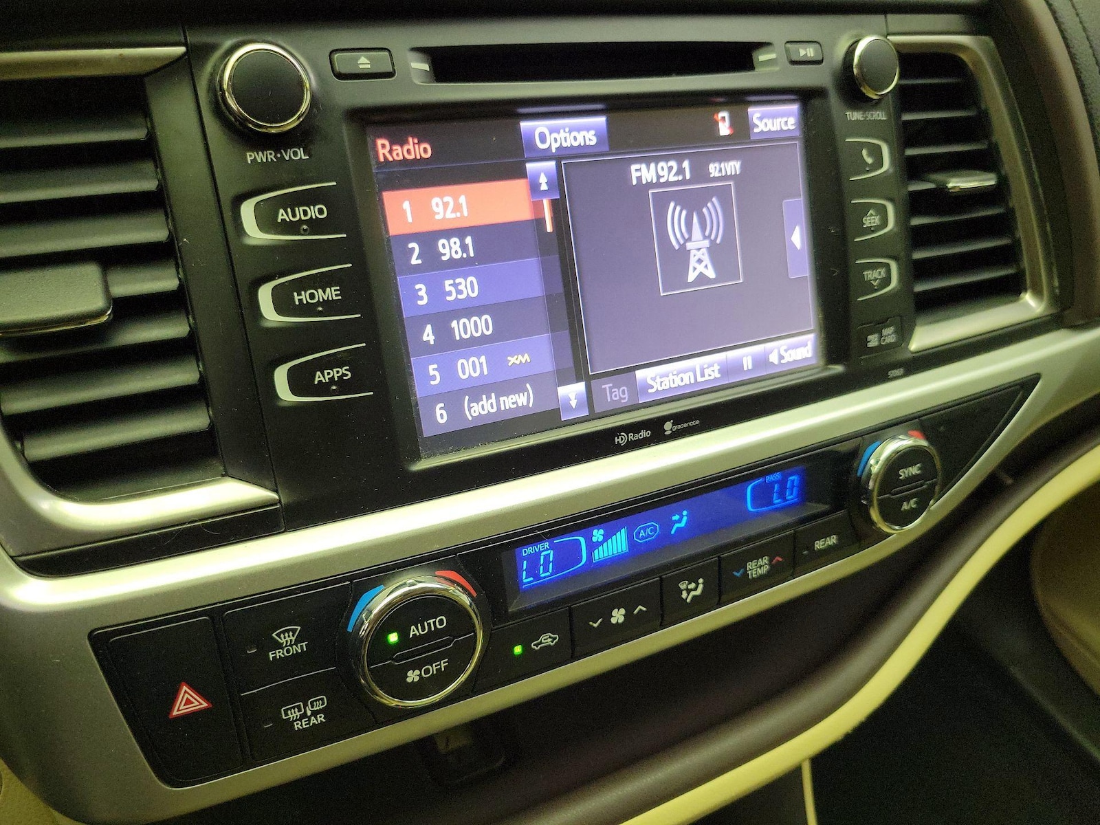 2014 Toyota Highlander XLE - Photo 17