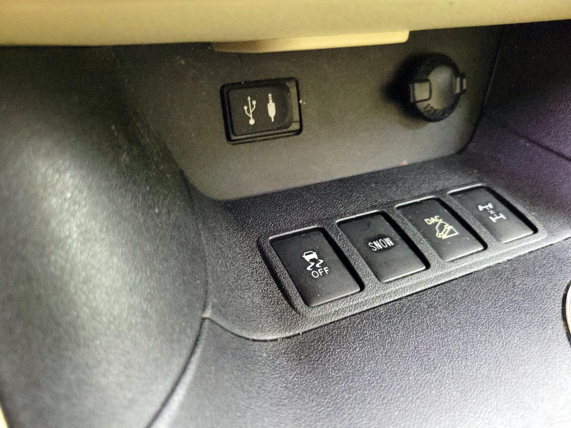 Thumbnail: 2014 Toyota Highlander - 19
