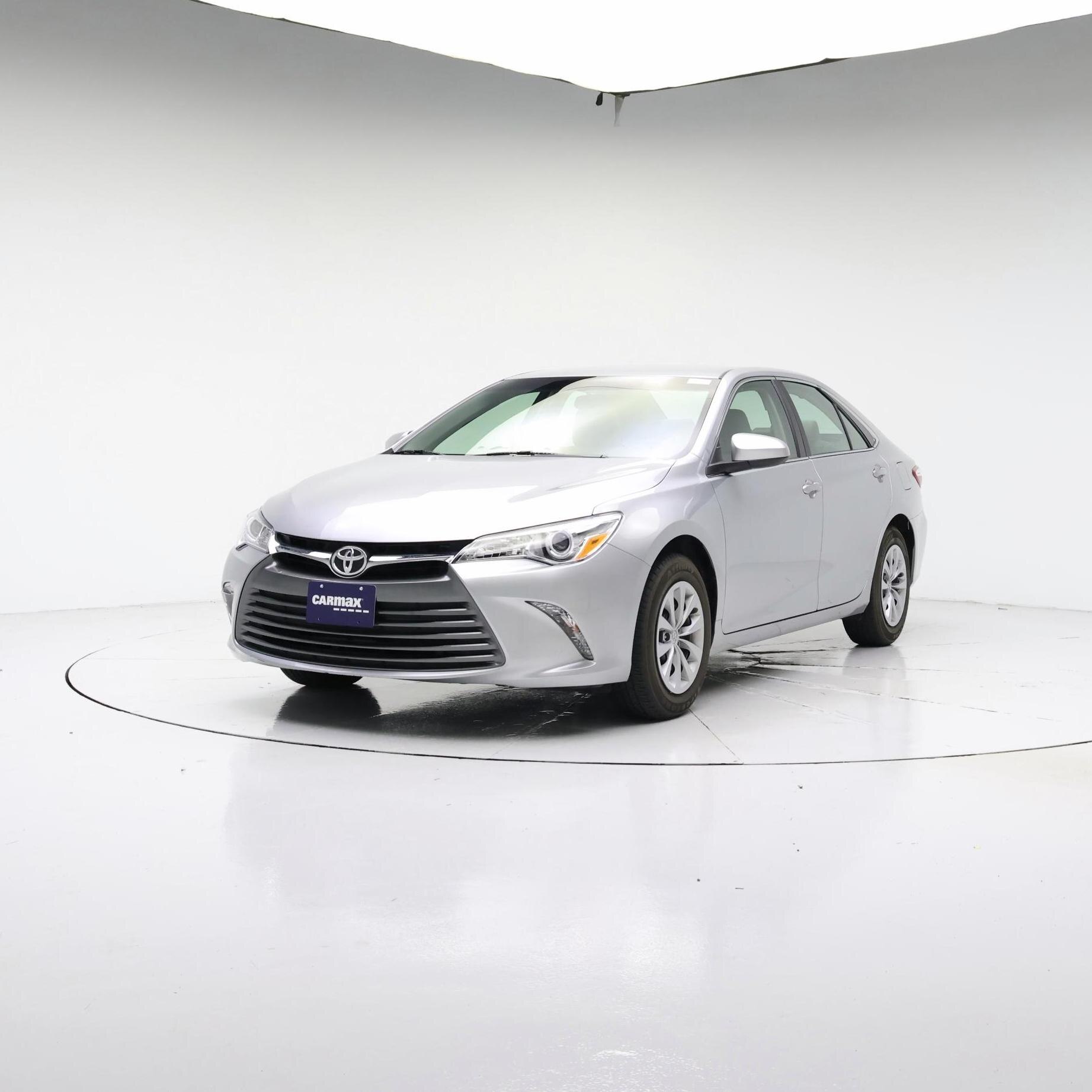 Thumbnail: 2017 Toyota Camry - 4