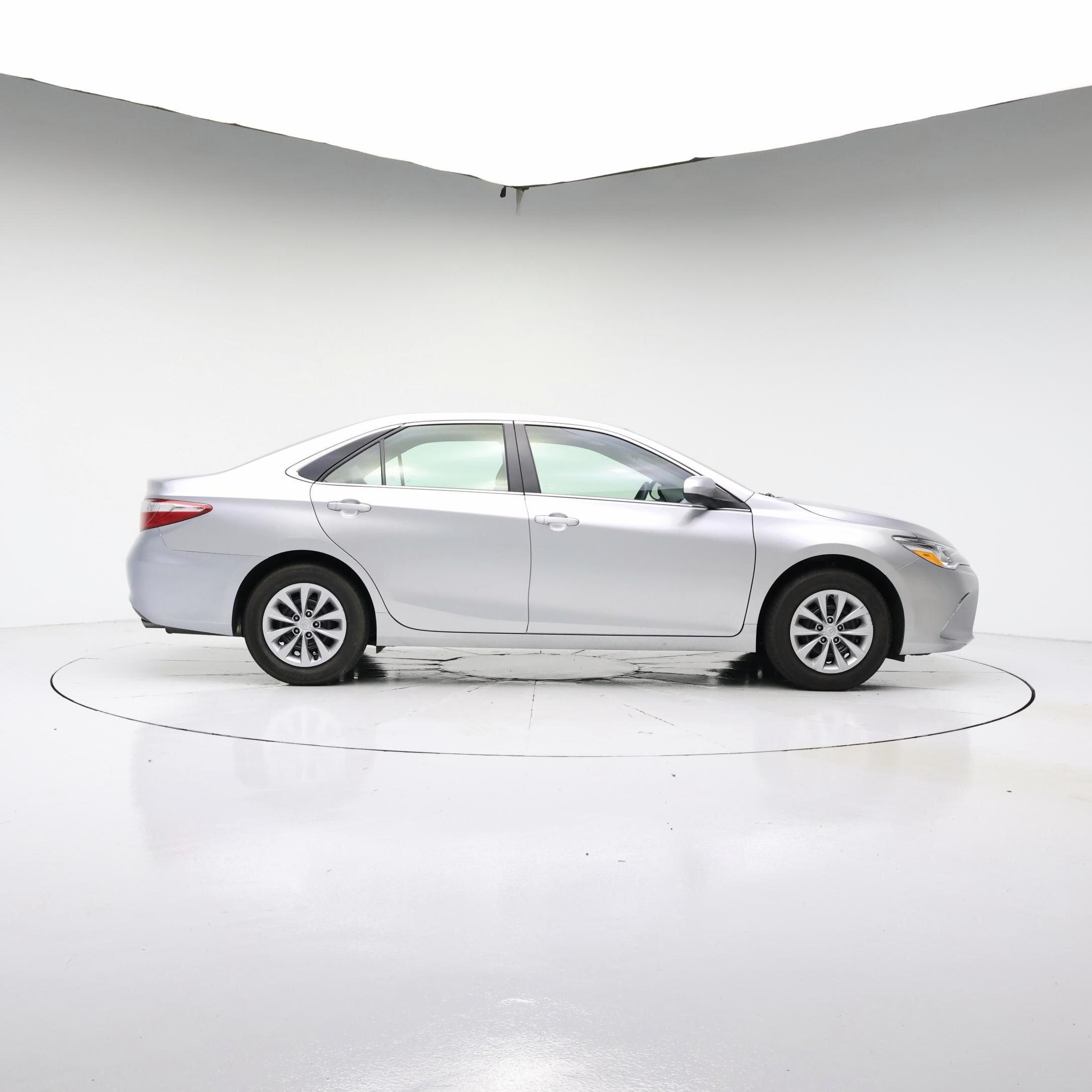 Thumbnail: 2017 Toyota Camry - 7