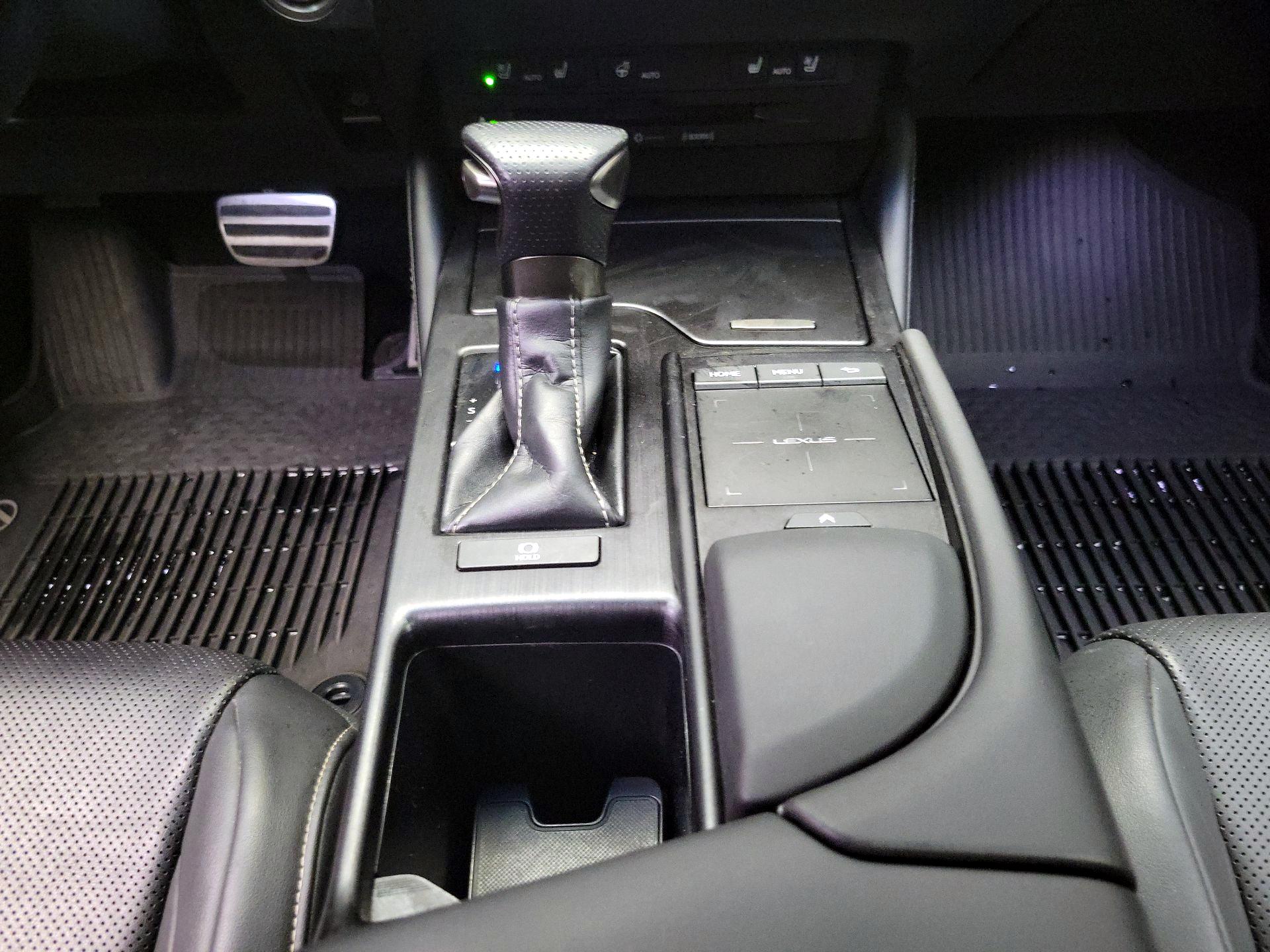Thumbnail: 2019 Lexus ES - 17