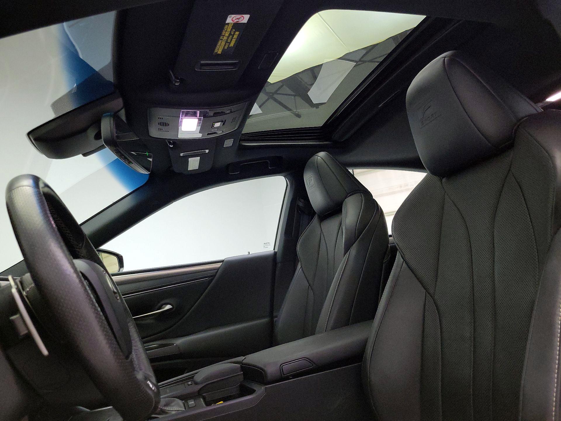 Thumbnail: 2019 Lexus ES - 19