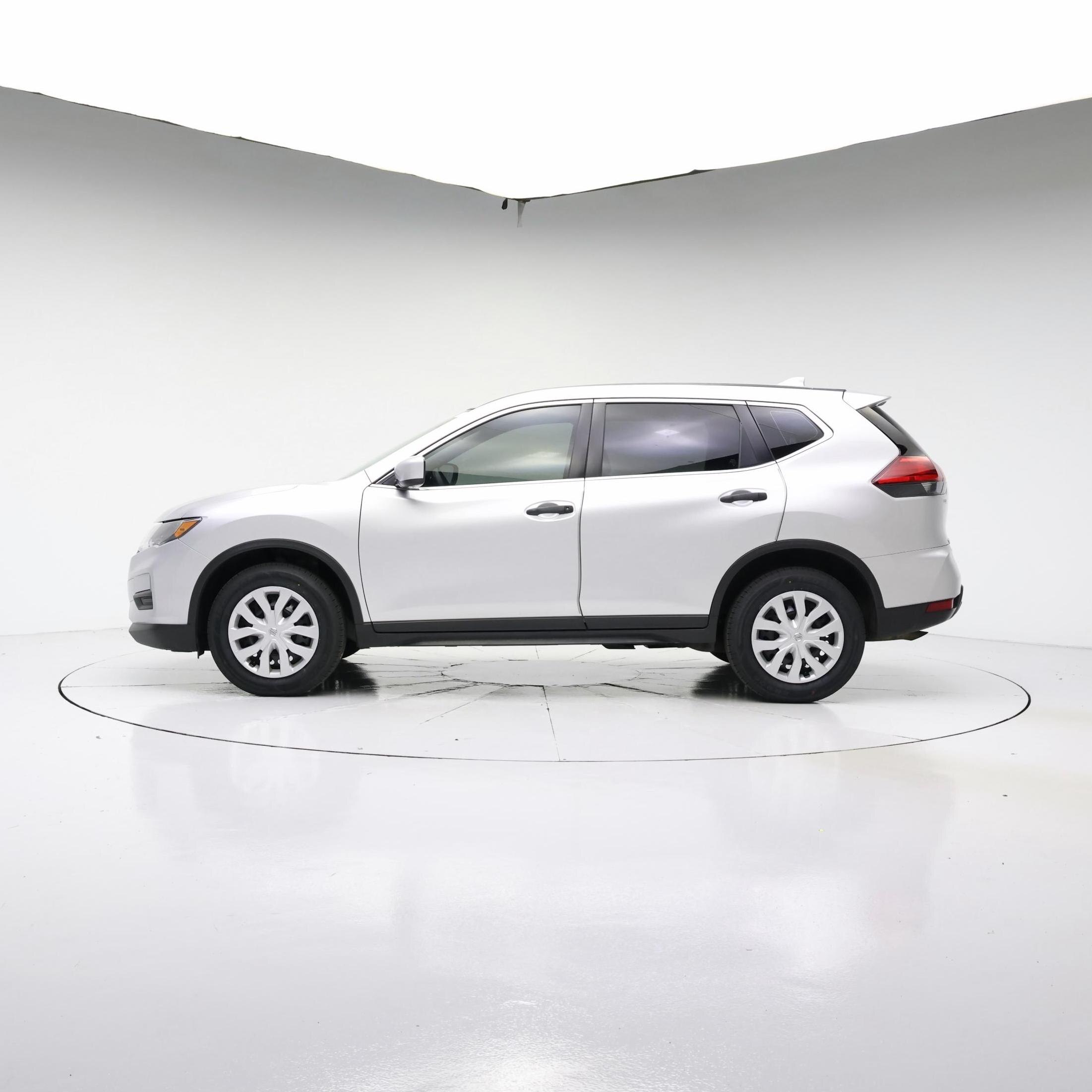 Thumbnail: 2017 Nissan Rogue - 3