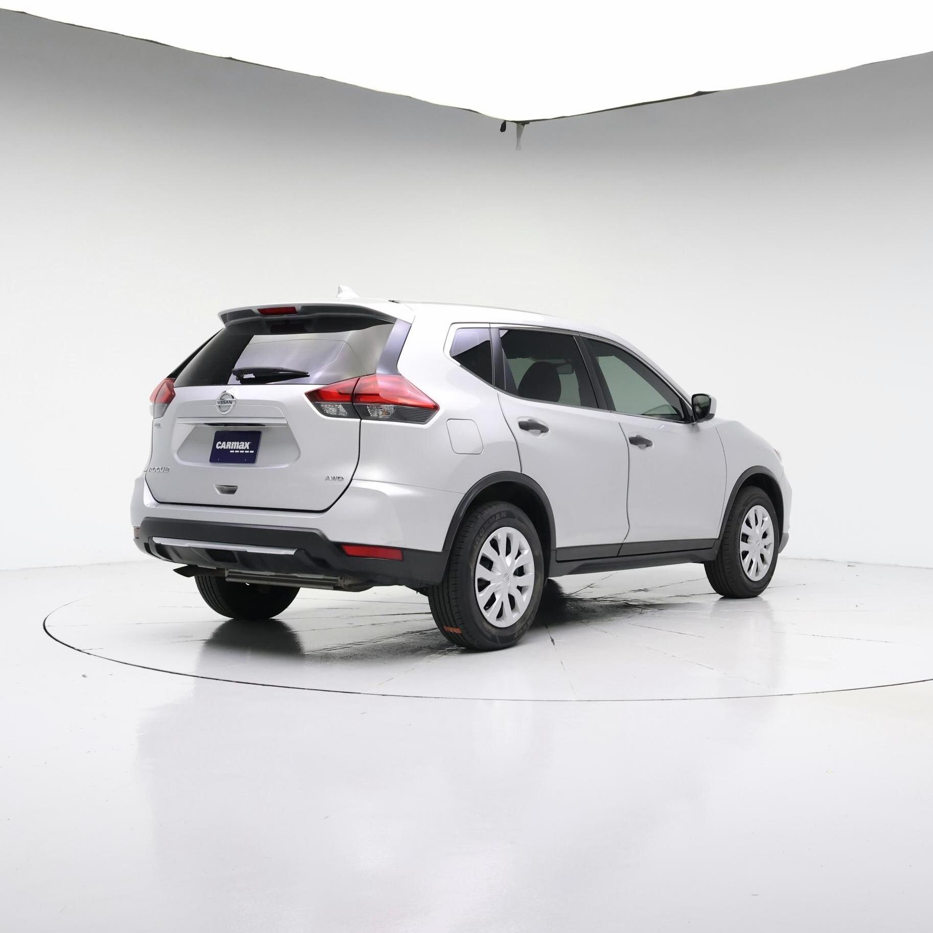 Thumbnail: 2017 Nissan Rogue - 8