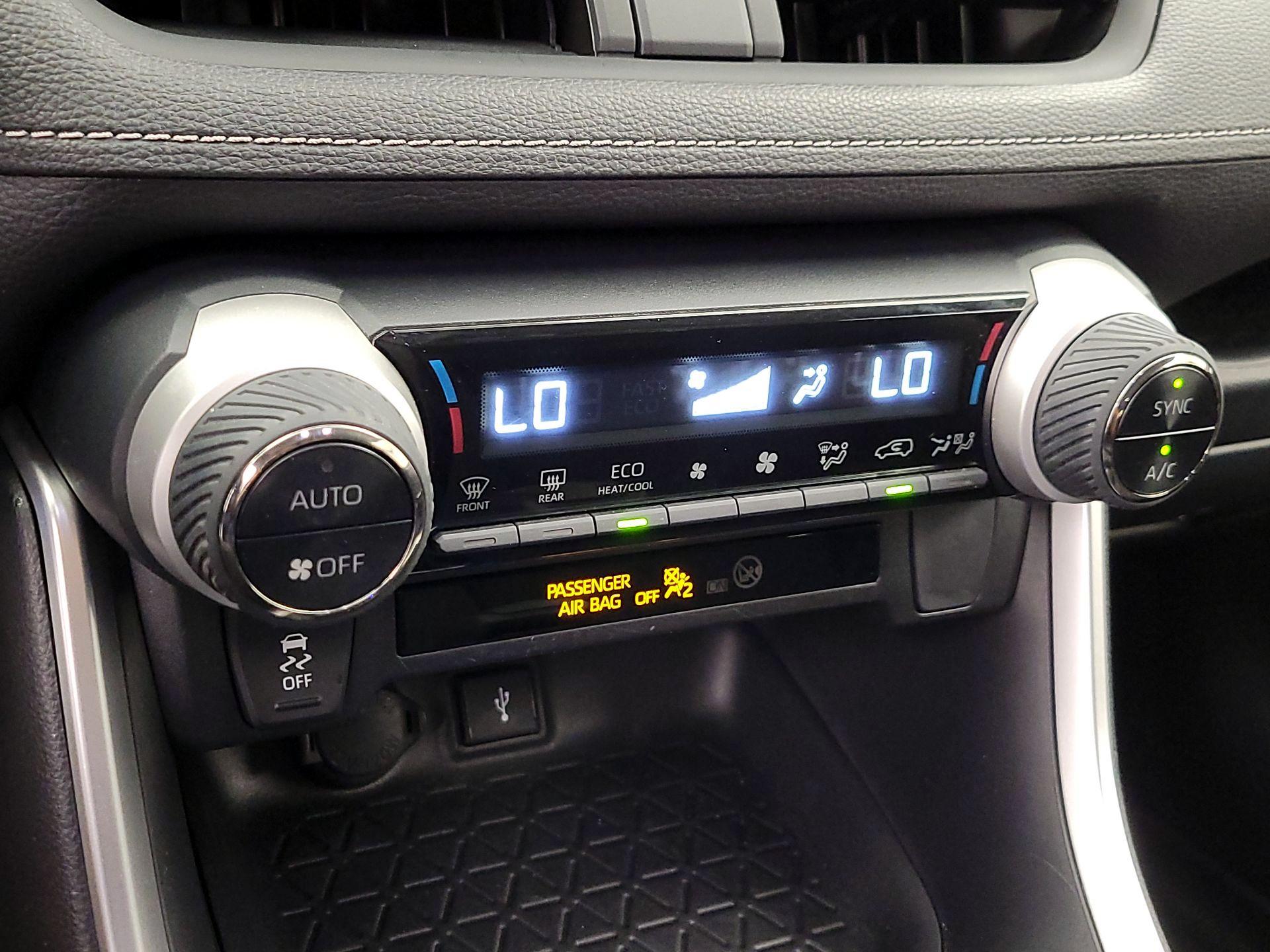 Thumbnail: 2022 Toyota RAV4 - 16