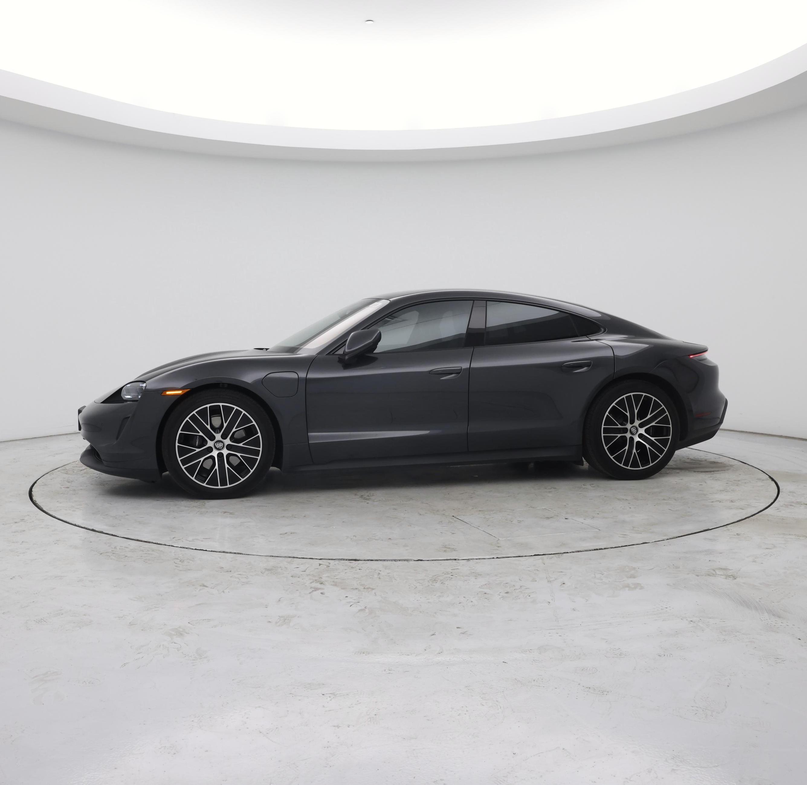 Thumbnail: 2022 Porsche Taycan - 3