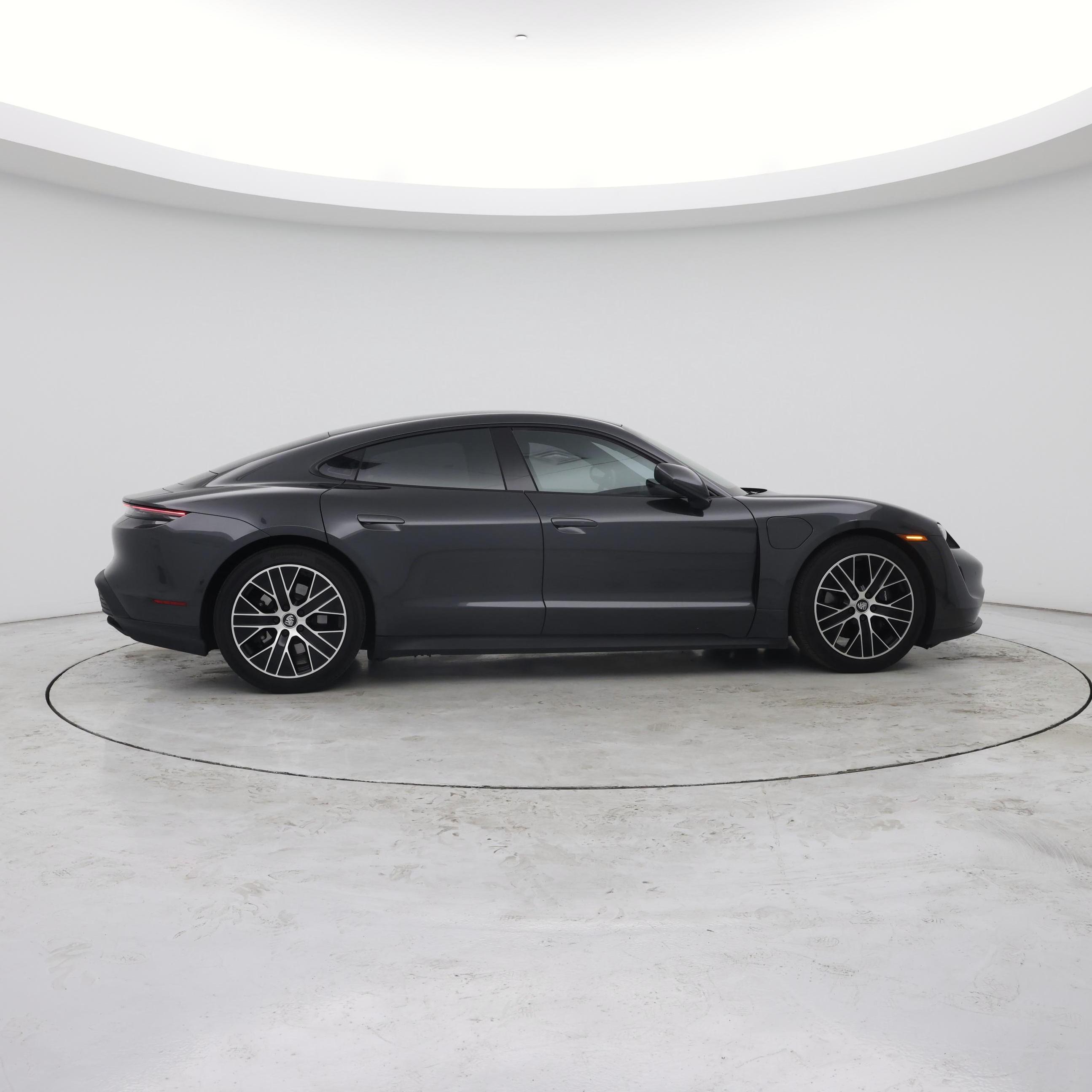Thumbnail: 2022 Porsche Taycan - 7