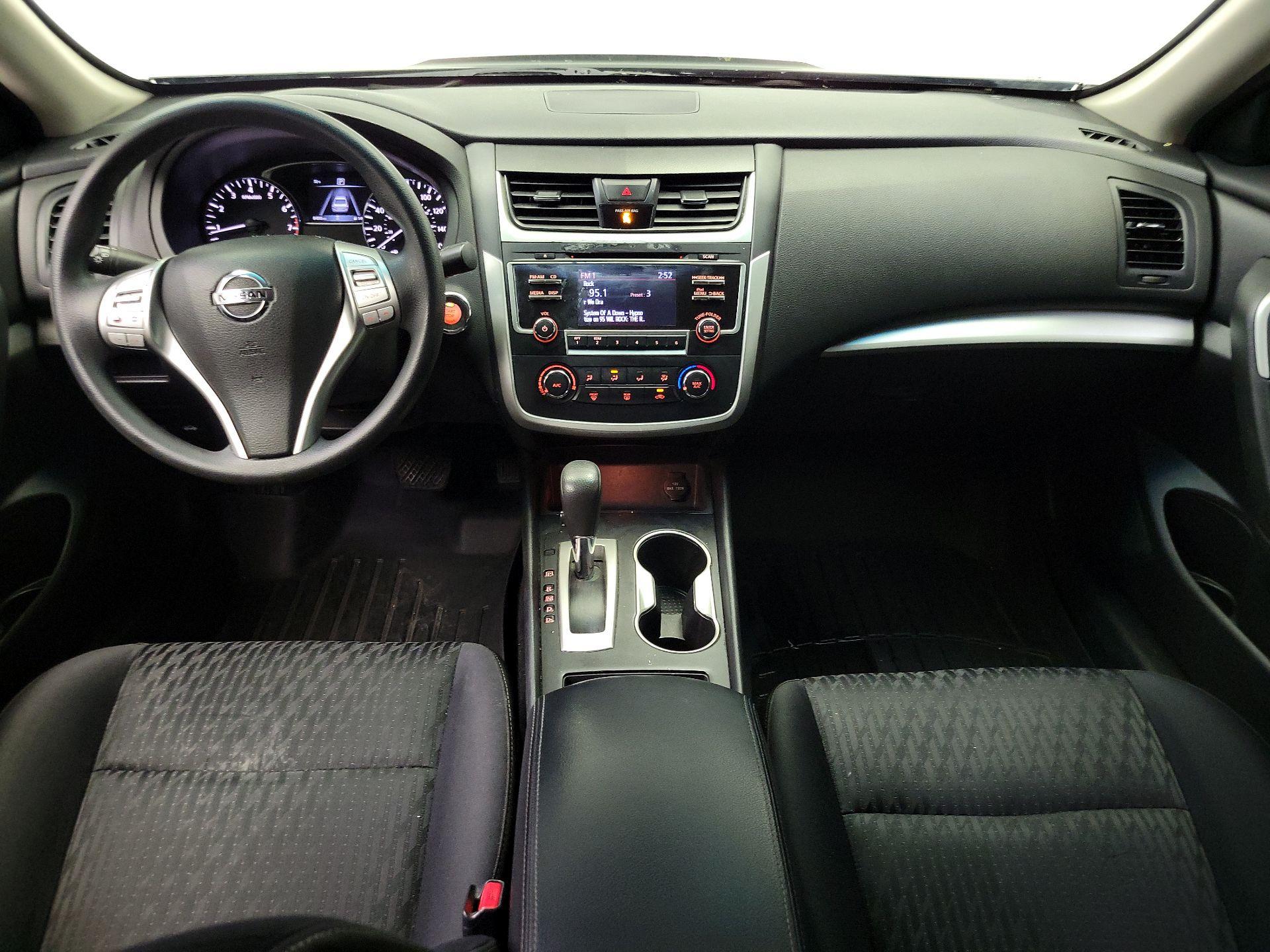Thumbnail: 2018 Nissan Altima - 9