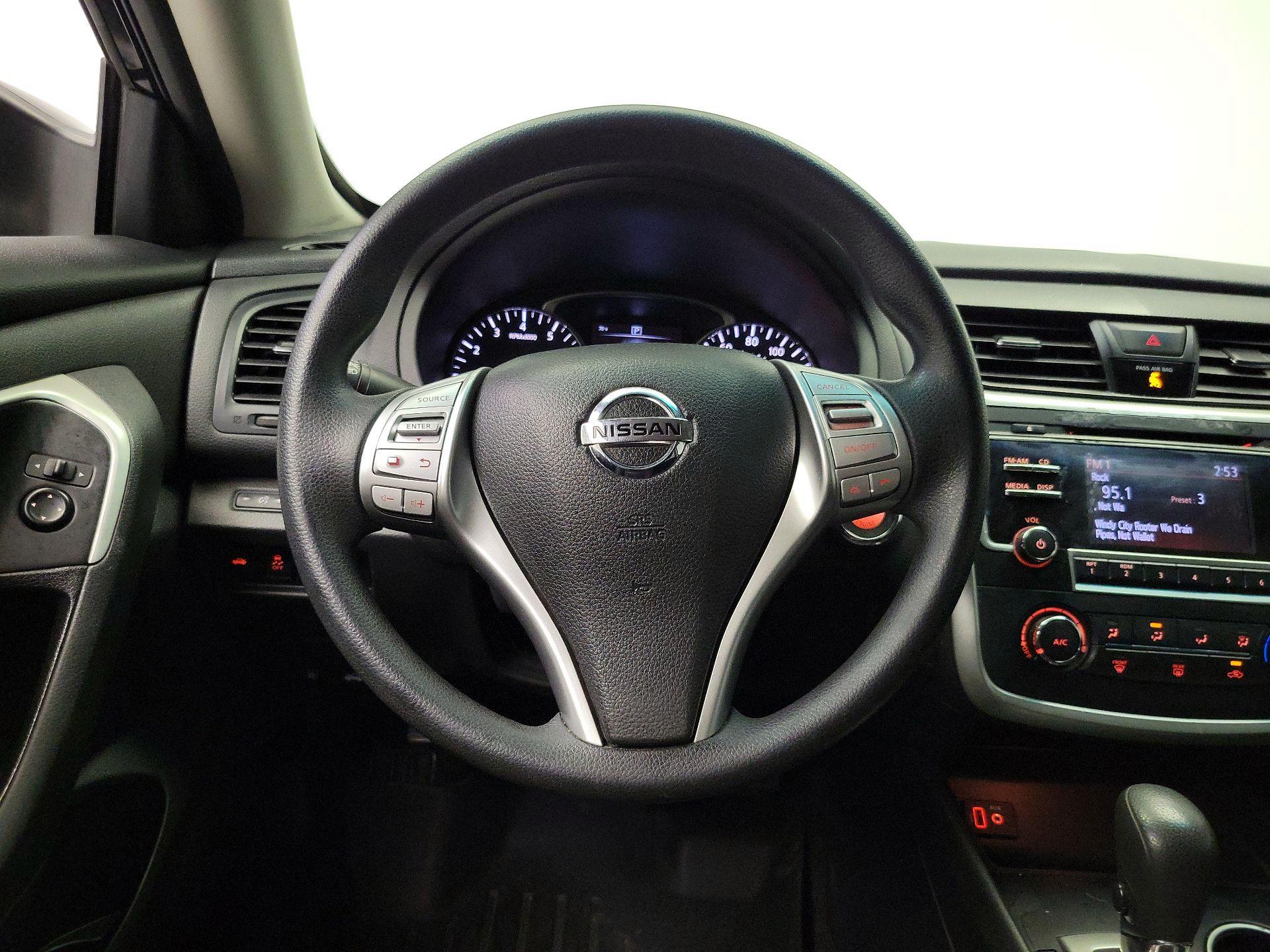 Thumbnail: 2018 Nissan Altima - 10