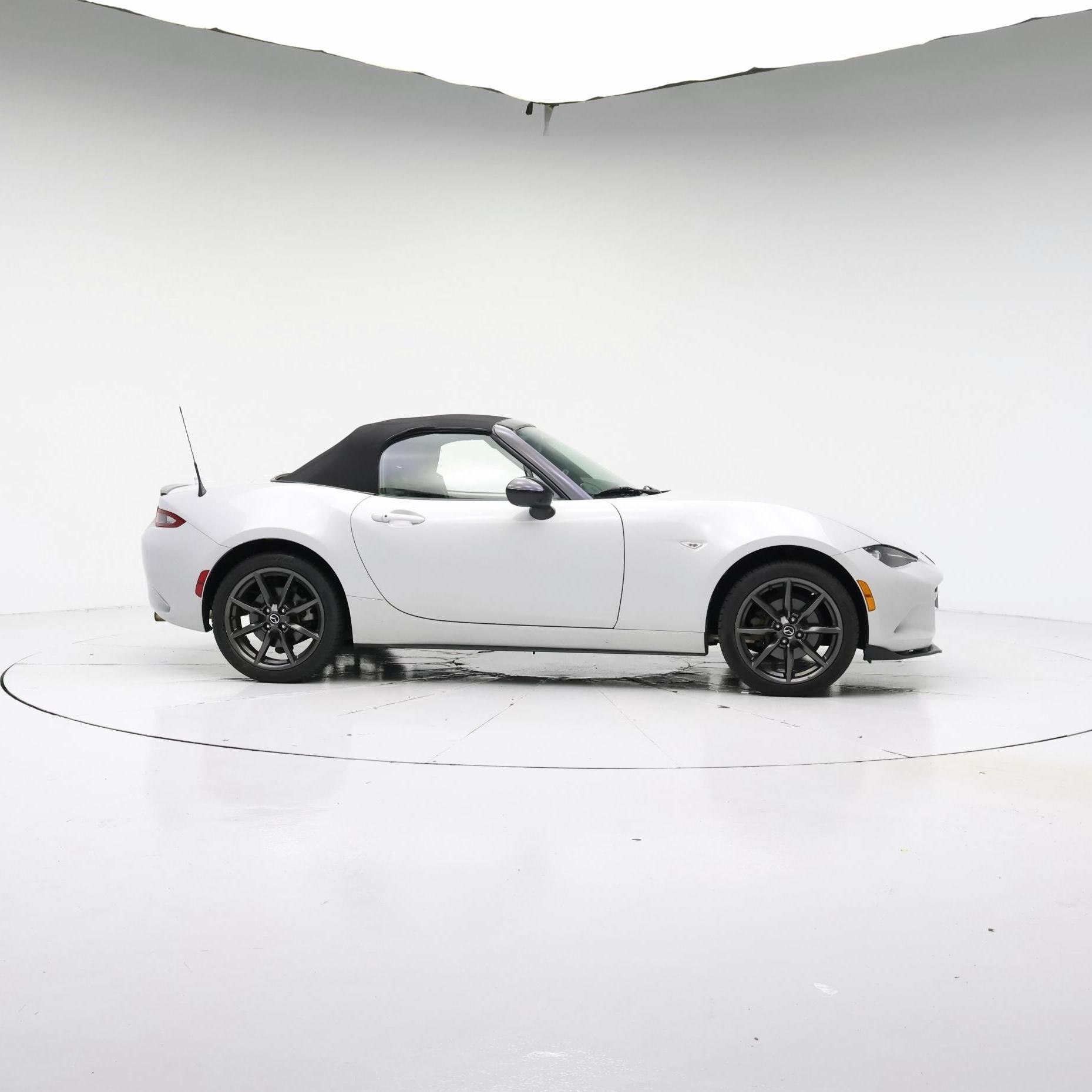Thumbnail: 2017 Mazda MX-5 Miata - 7