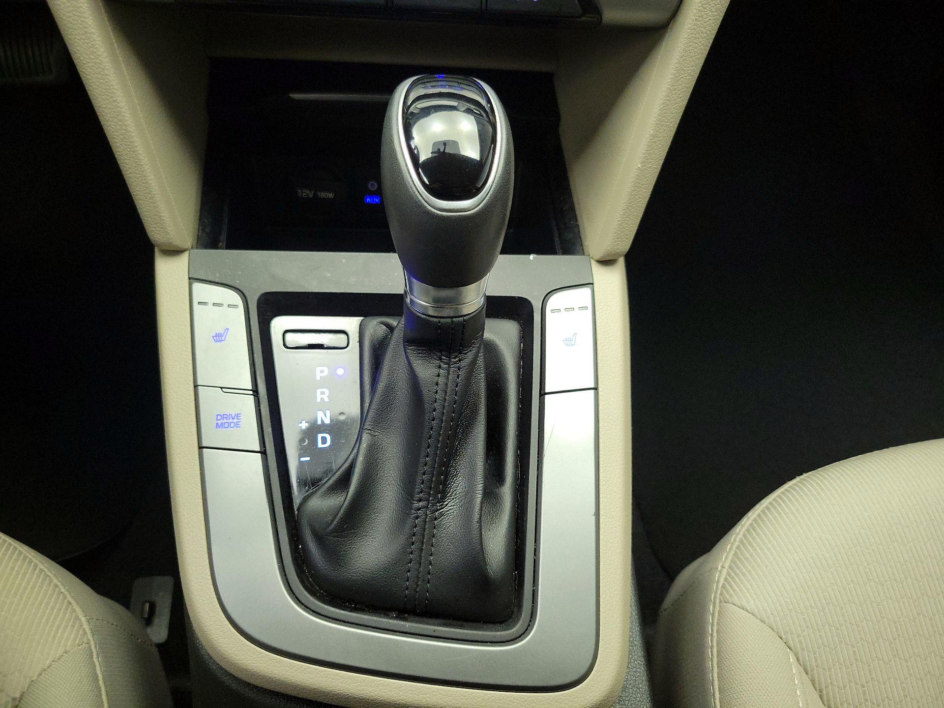 Thumbnail: 2017 Hyundai Elantra - 17