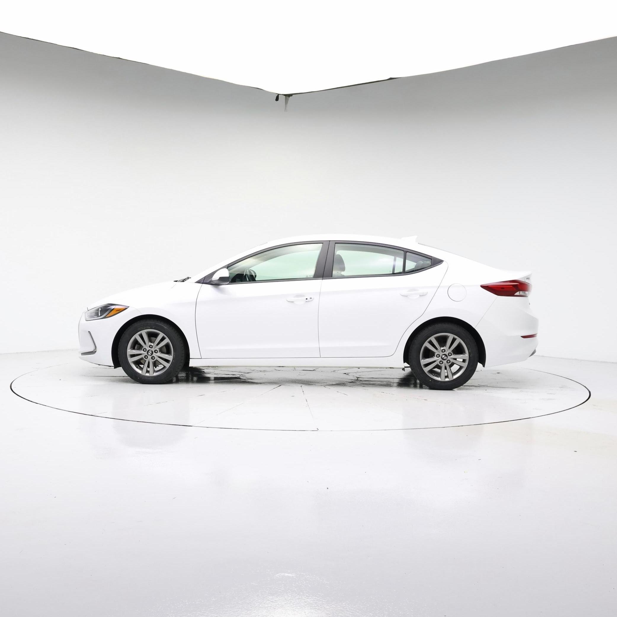Thumbnail: 2017 Hyundai Elantra - 3