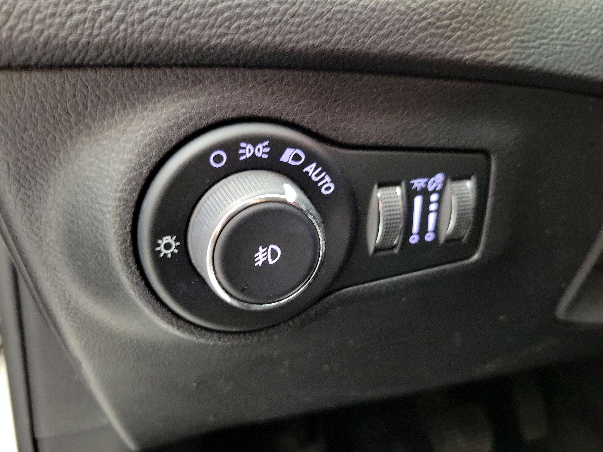 Thumbnail: 2018 Jeep Compass - 13