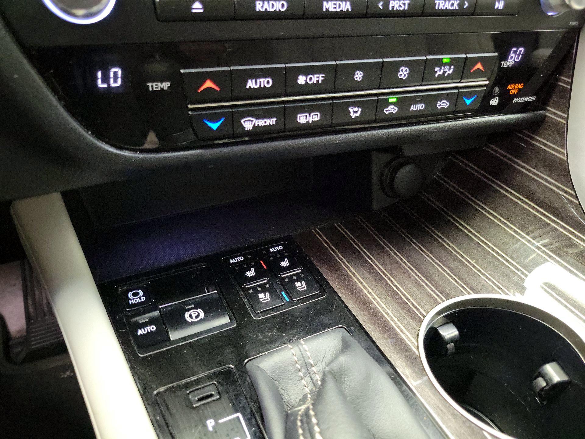 Thumbnail: 2016 Lexus RX - 17