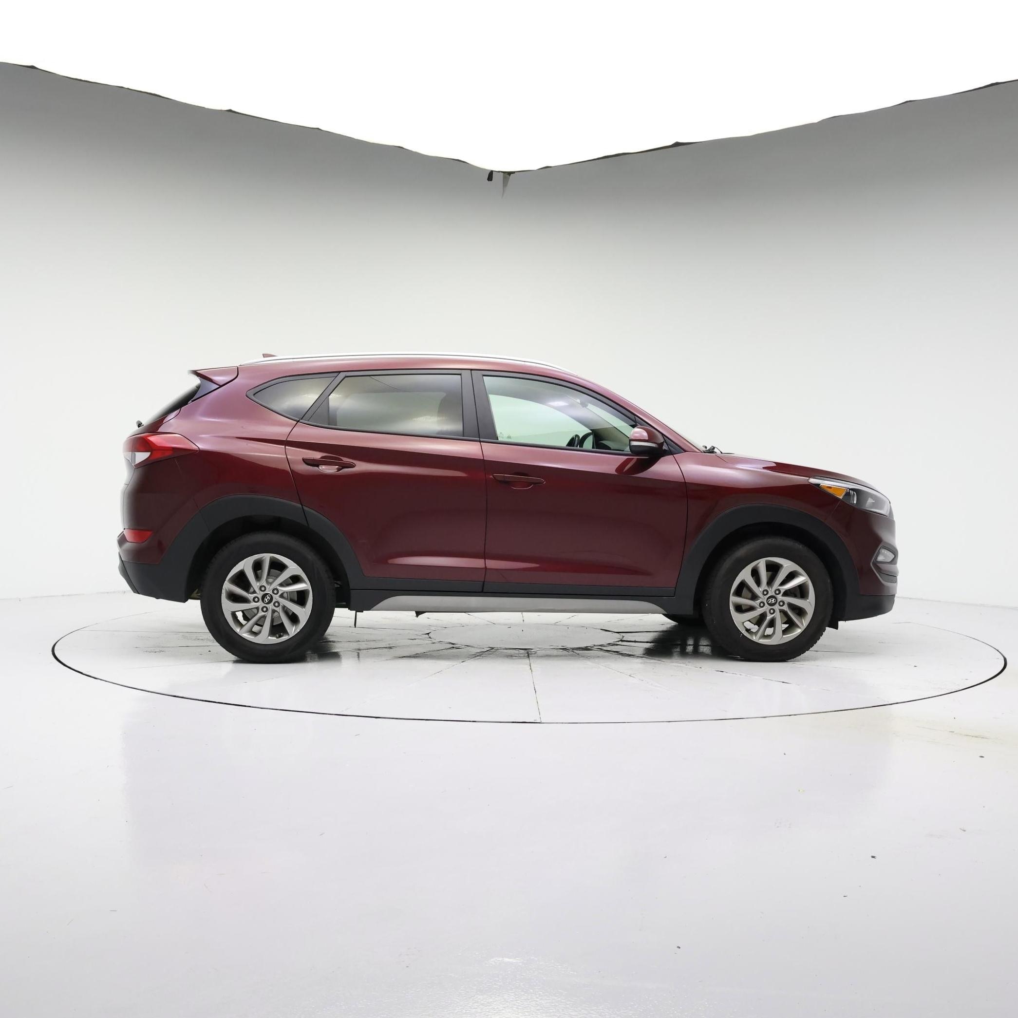 Thumbnail: 2017 Hyundai Tucson - 3