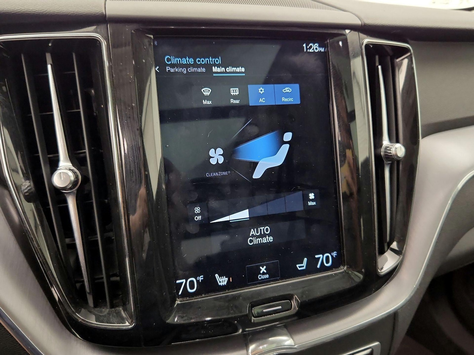 2020 Volvo XC60 Momentum - Photo 17