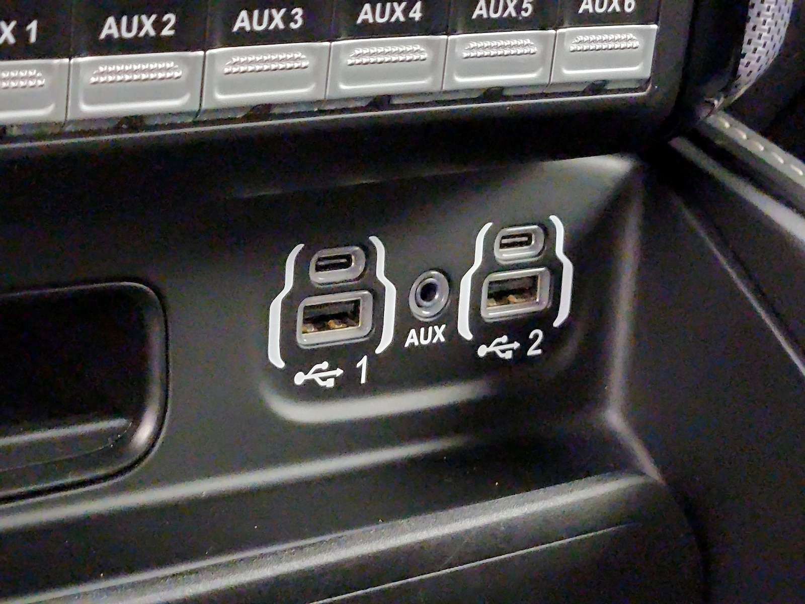2020 RAM Ram 2500 Pickup Laramie Limited - Photo 19