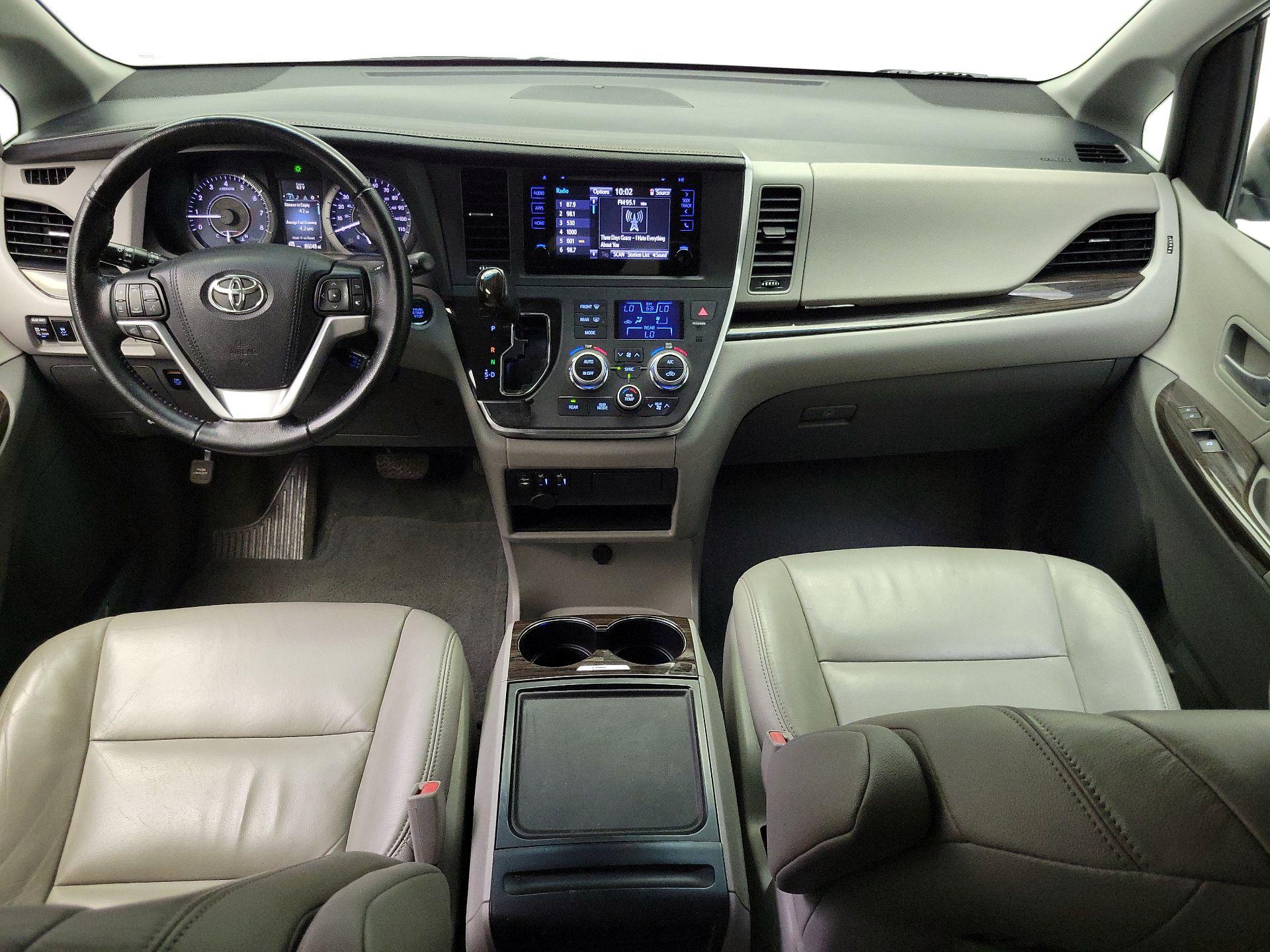Thumbnail: 2015 Toyota Sienna - 9