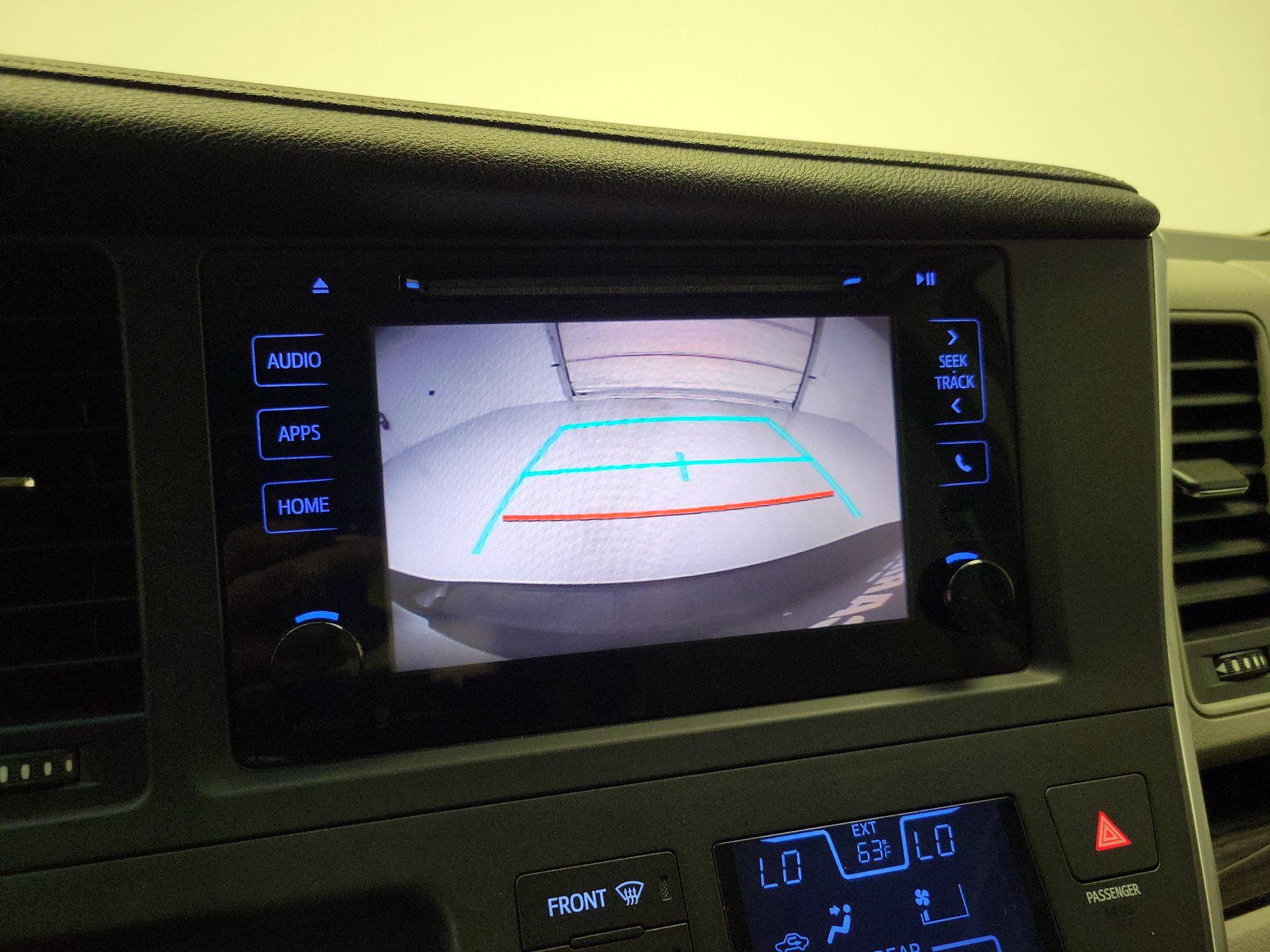 Thumbnail: 2015 Toyota Sienna - 14