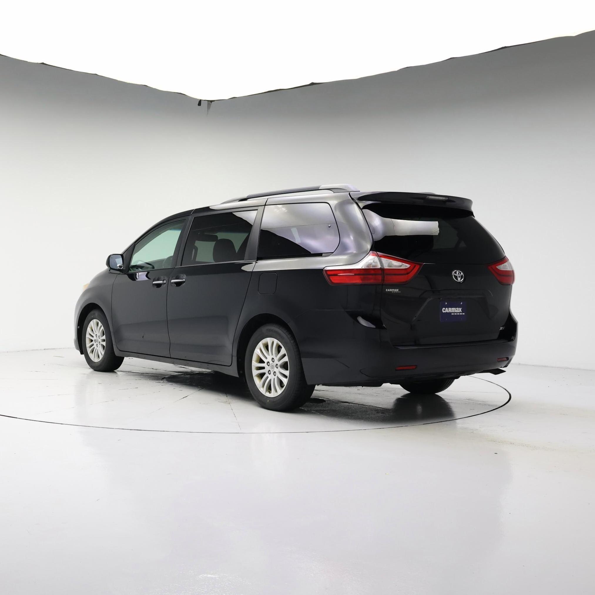 Thumbnail: 2015 Toyota Sienna - 2