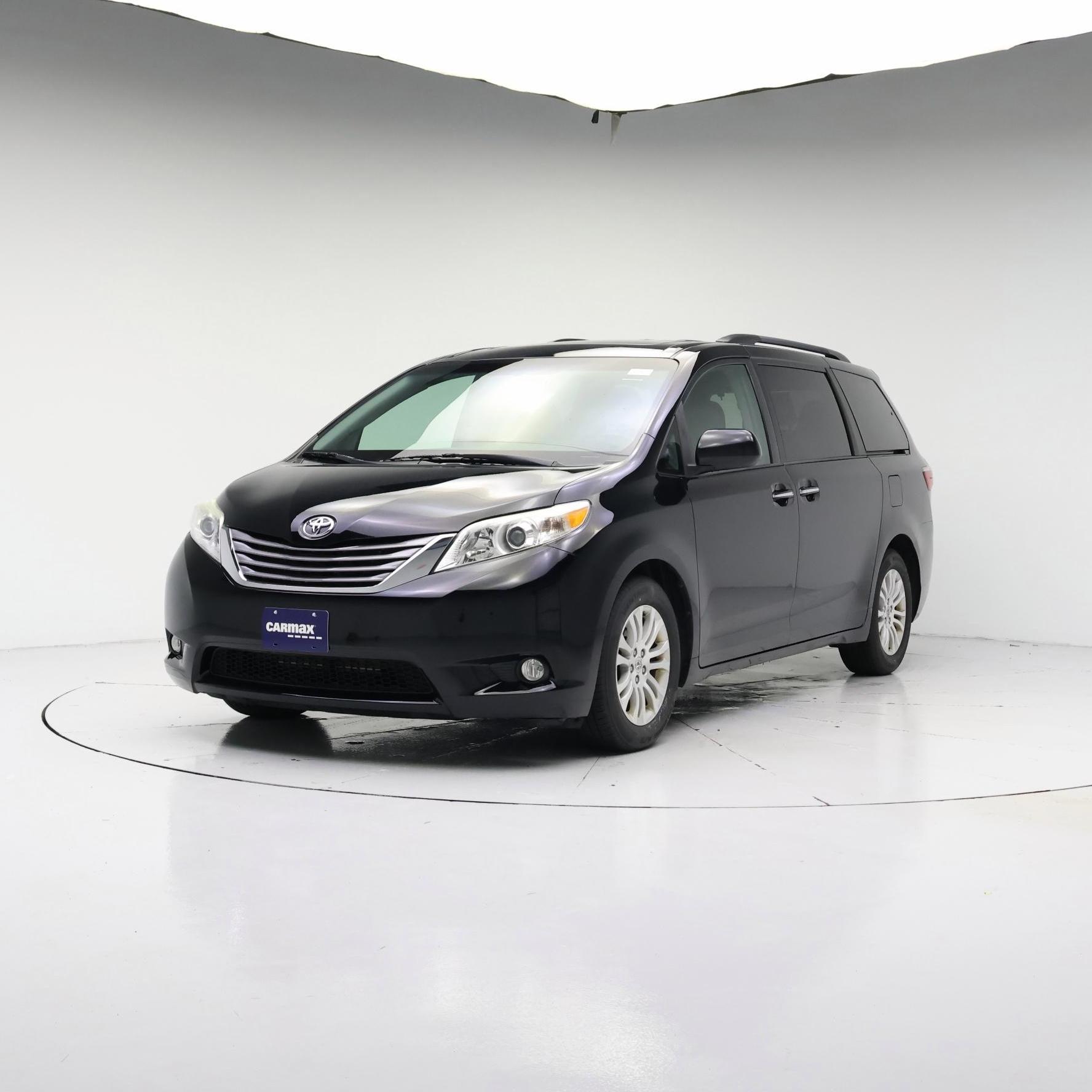 Thumbnail: 2015 Toyota Sienna - 4