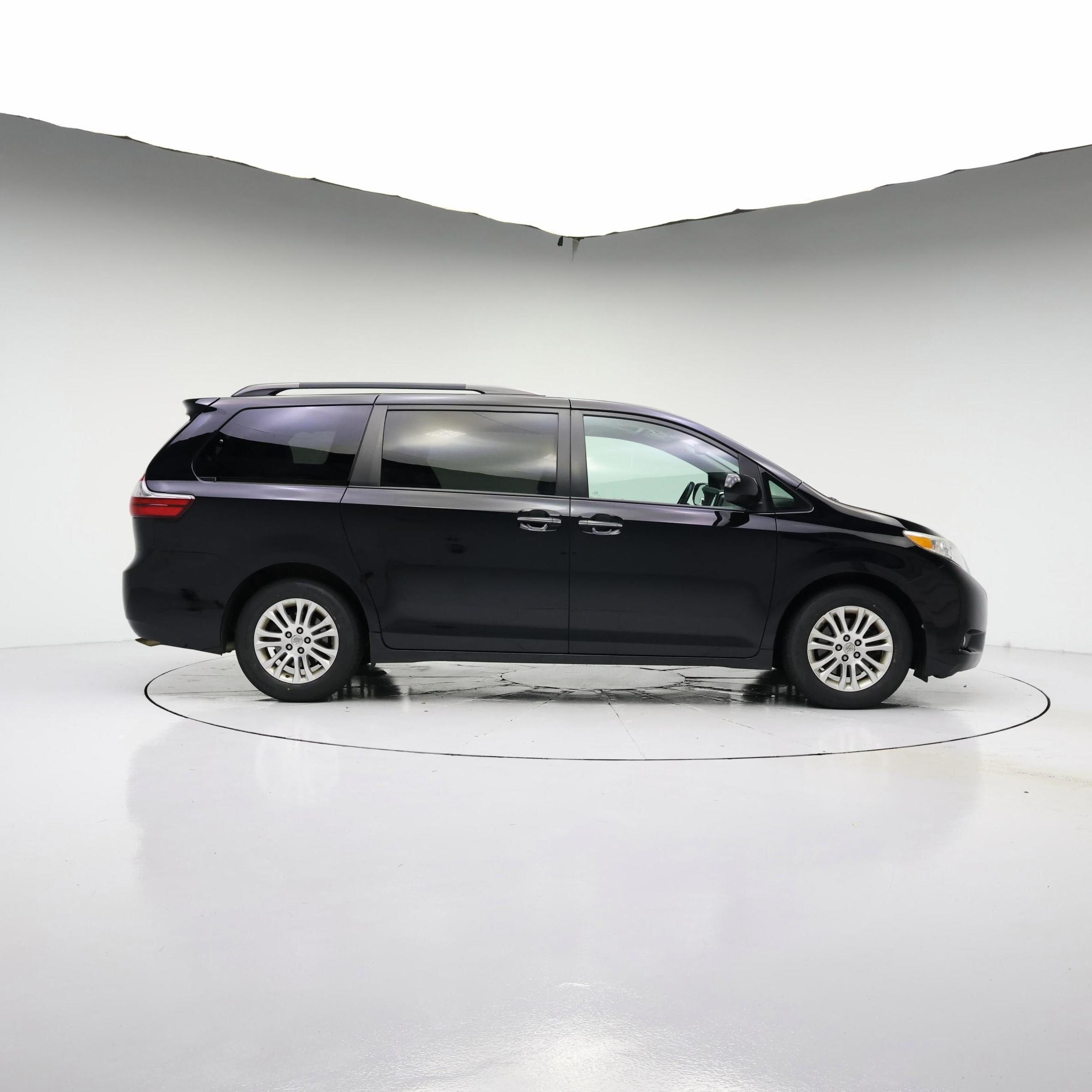 Thumbnail: 2015 Toyota Sienna - 7