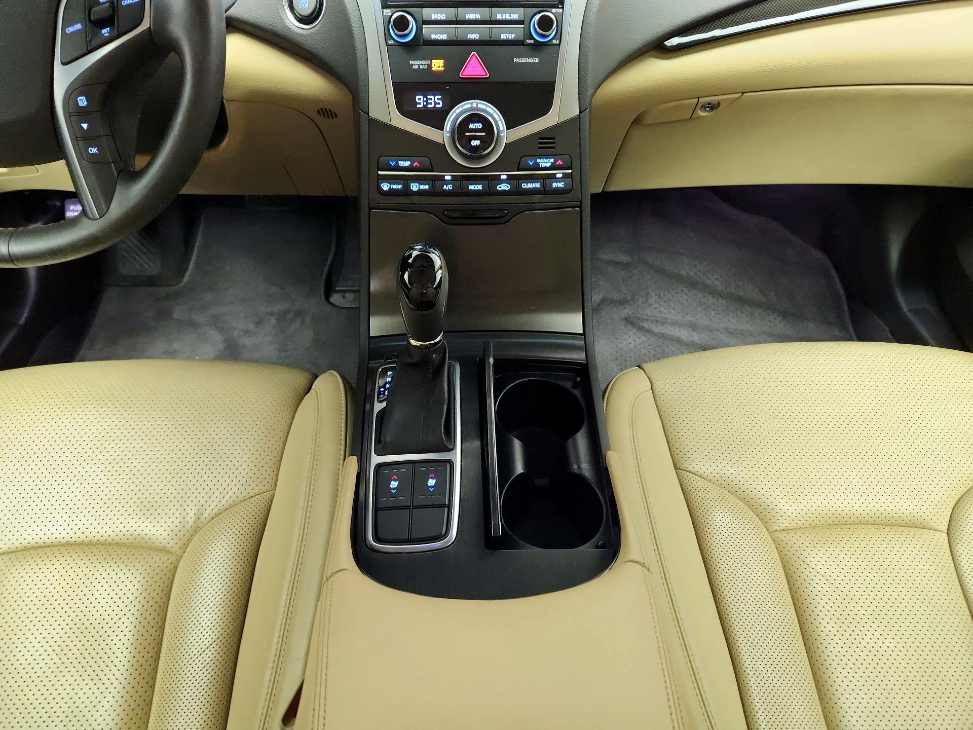 Thumbnail: 2016 Hyundai Azera - 18