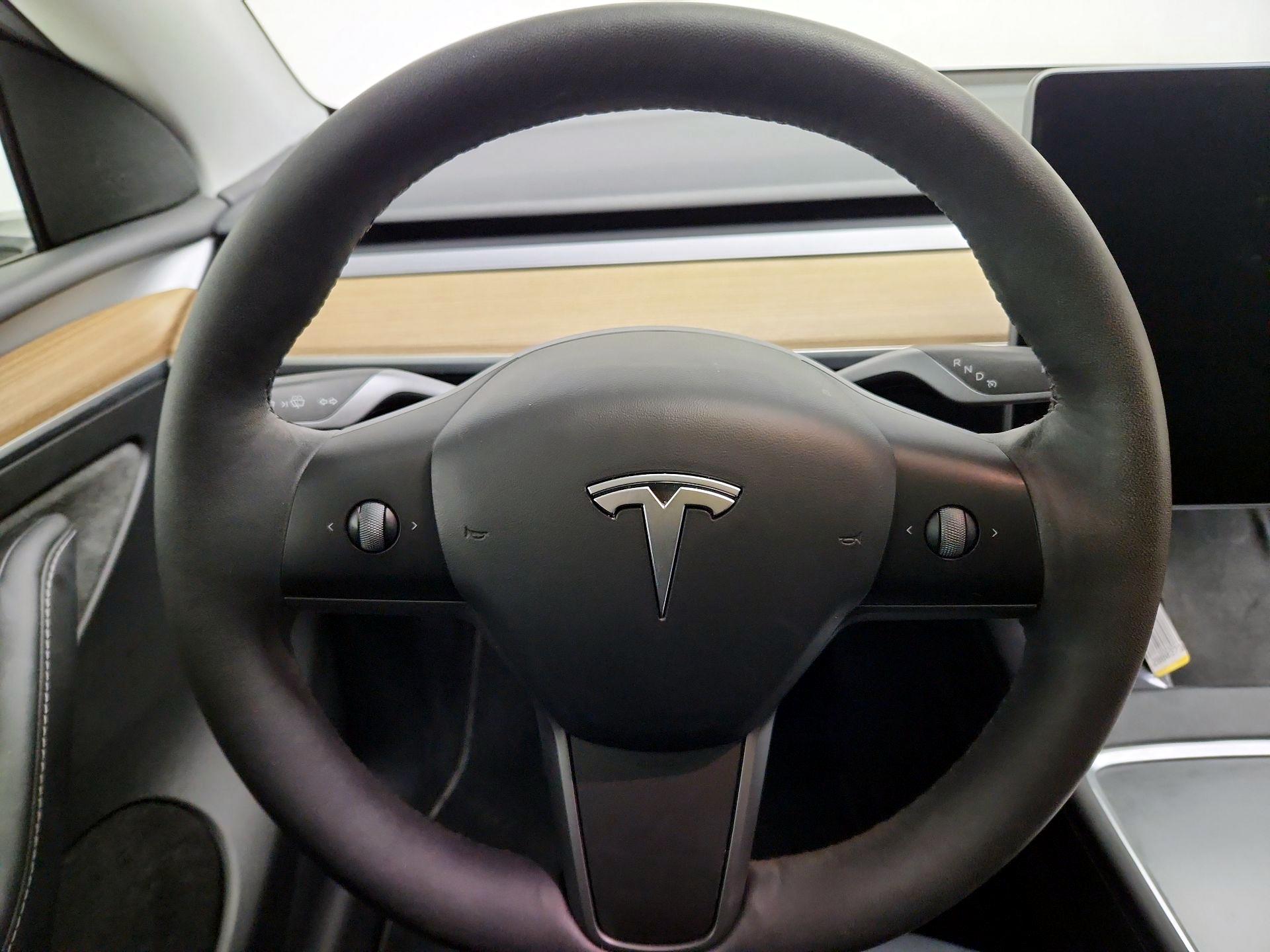Thumbnail: 2023 Tesla Model Y - 10