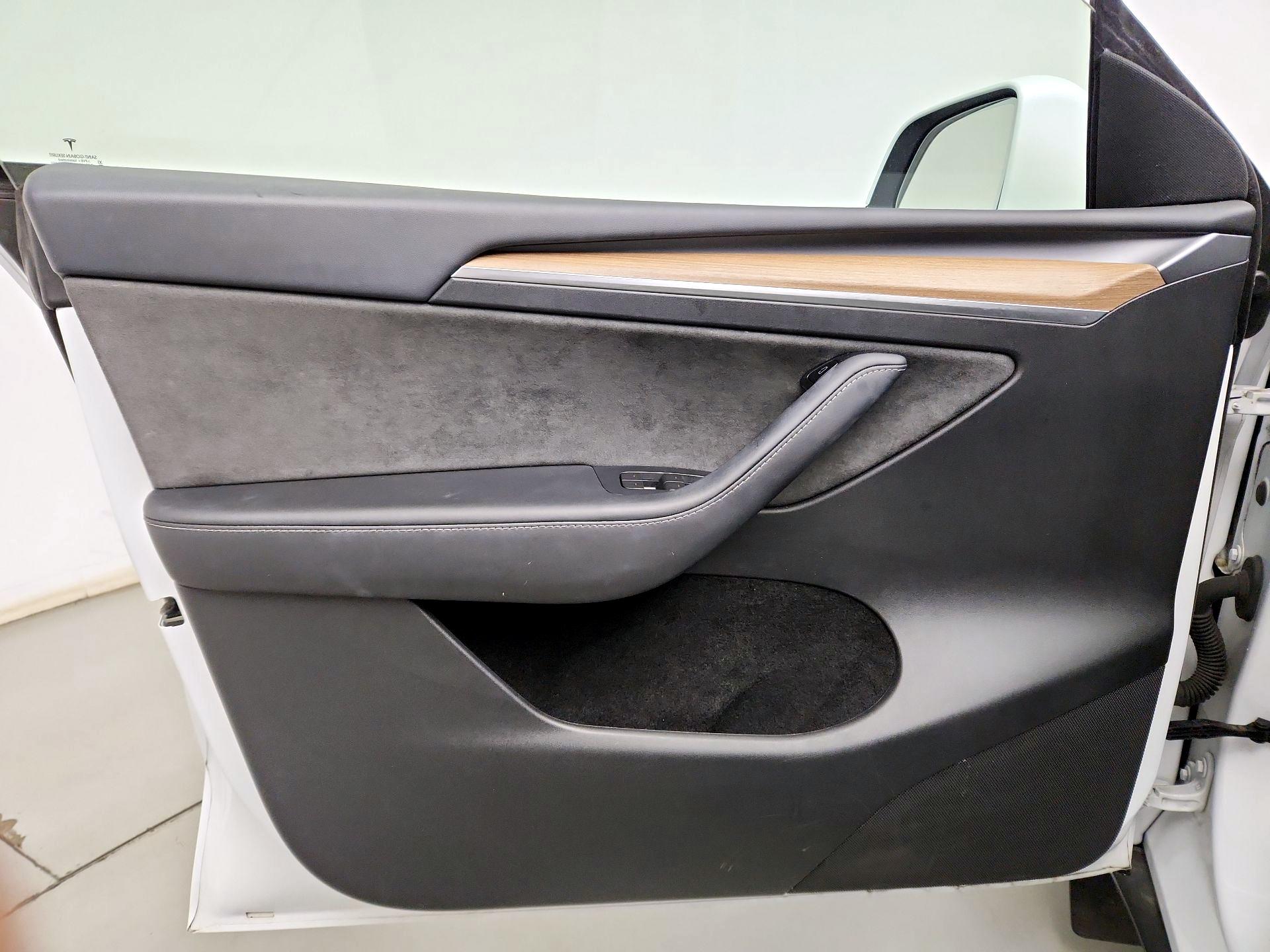 Thumbnail: 2023 Tesla Model Y - 12