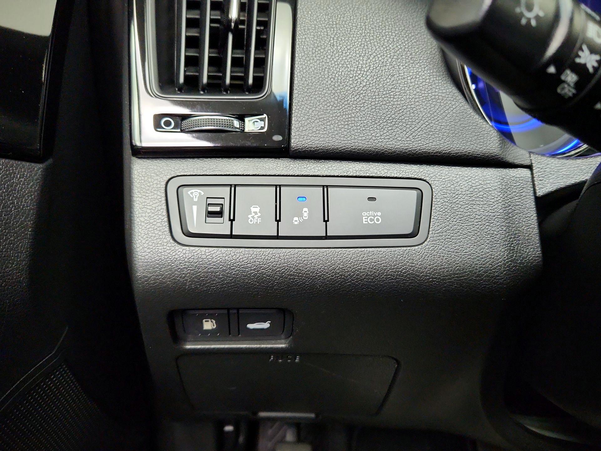 Thumbnail: 2014 Hyundai Sonata - 13