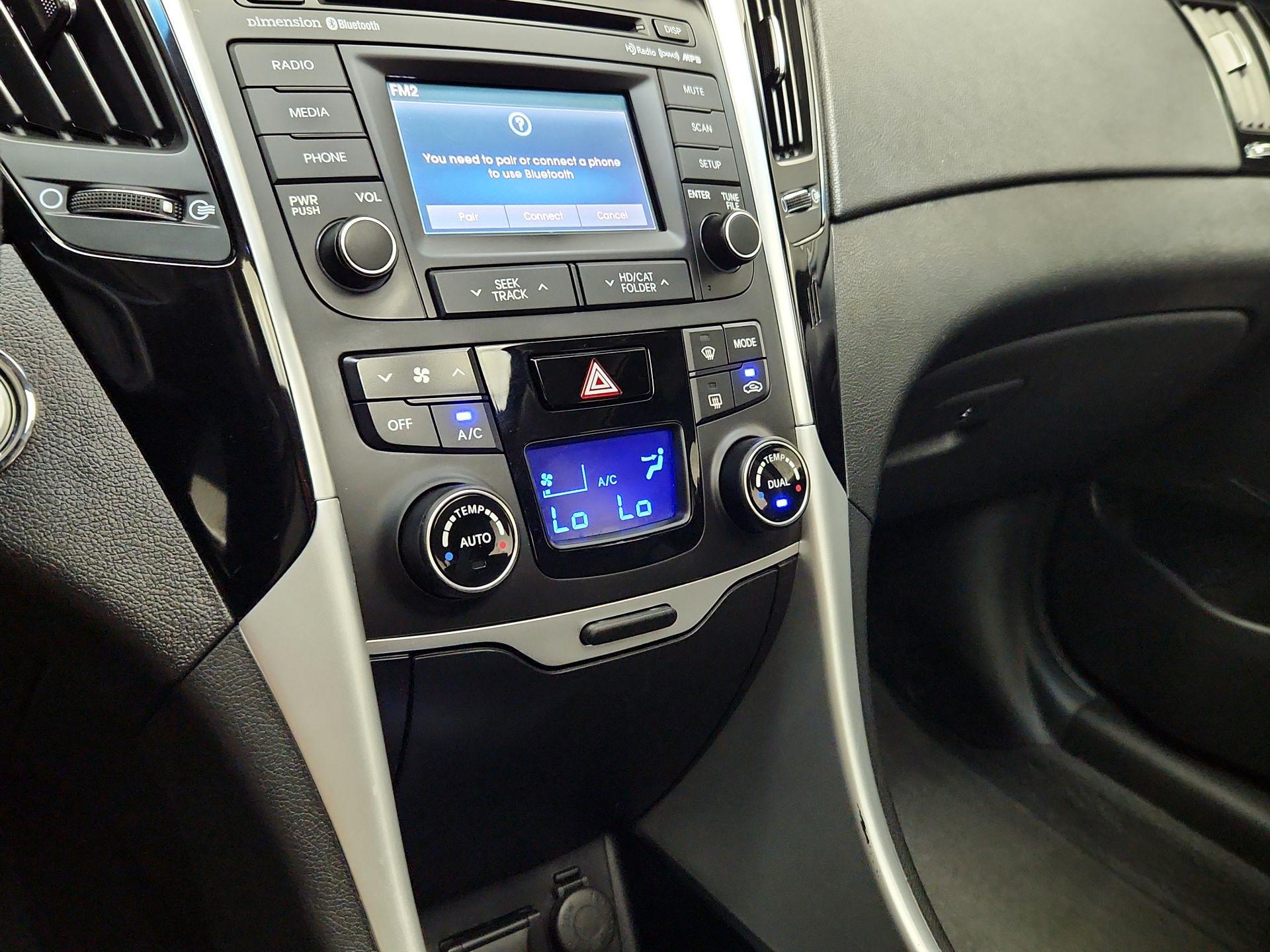 Thumbnail: 2014 Hyundai Sonata - 16