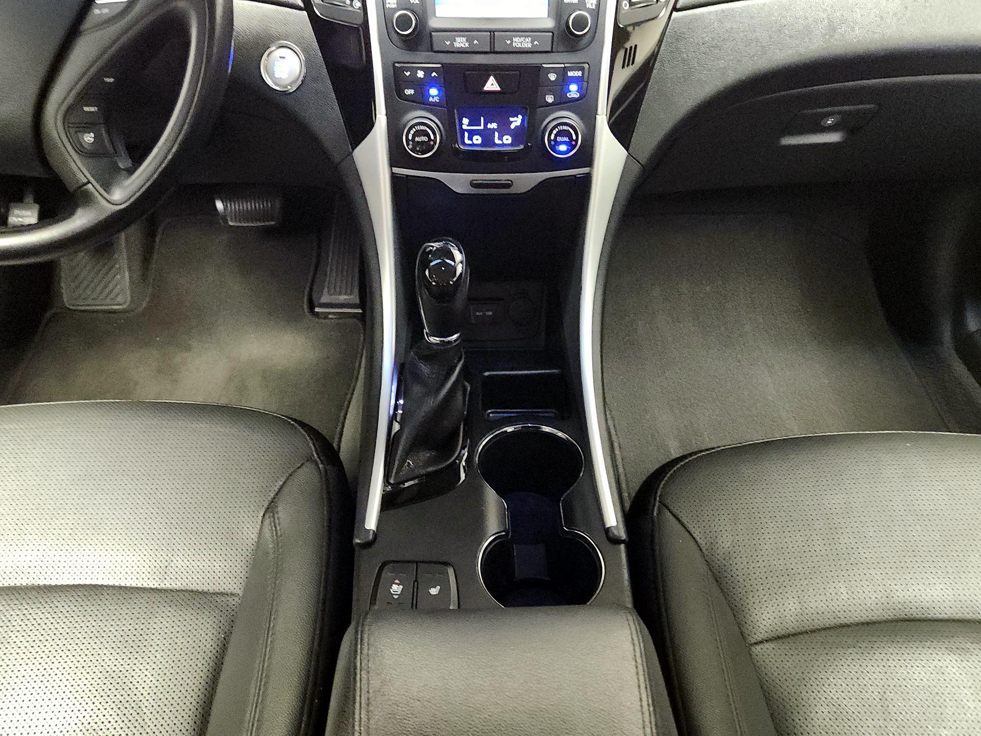 Thumbnail: 2014 Hyundai Sonata - 17
