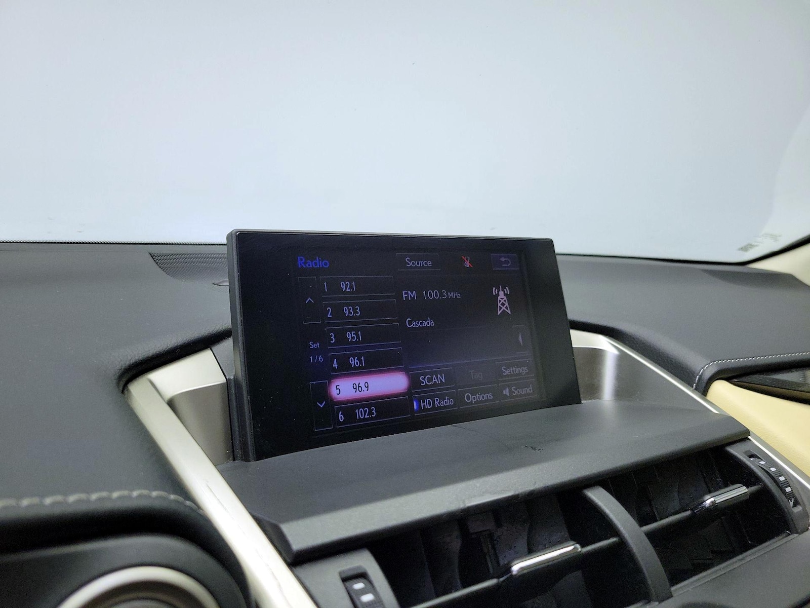 2017 Lexus NX 200t - Photo 17