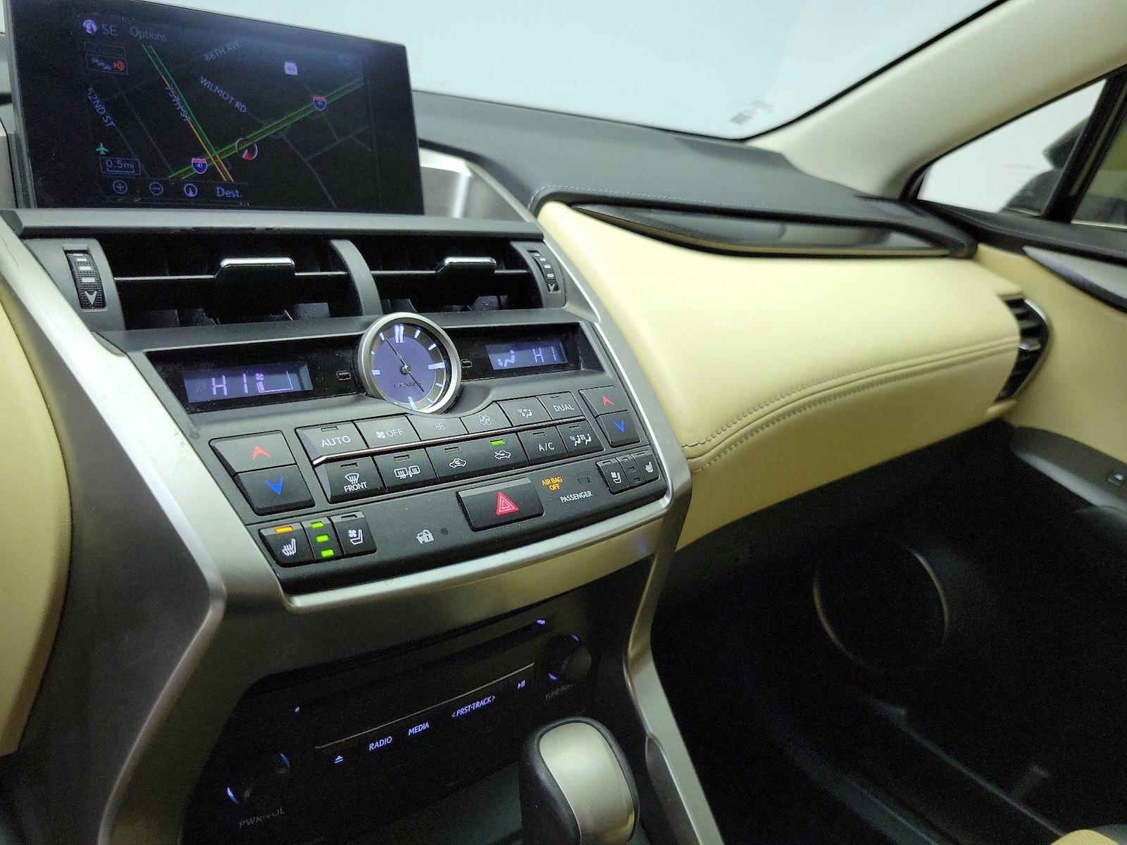 2017 Lexus NX 200t - Photo 18